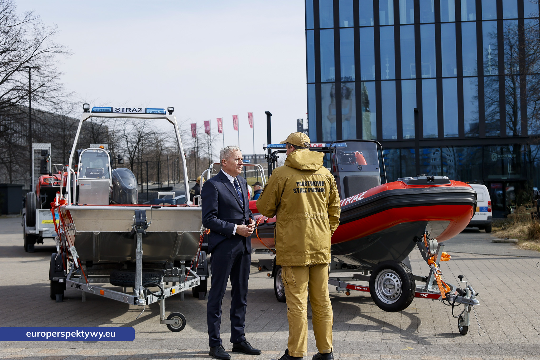 Europerspektywy Przekazanie sprzętu dla PSP w Katowicach. Nowe wozy strażackie i specjalistyczne wyposażenie dla jednostek z województwa śląskiego