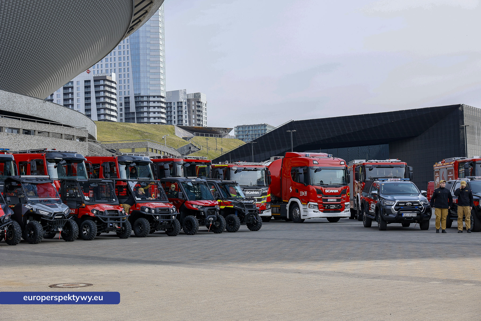 Europerspektywy Przekazanie sprzętu dla PSP w Katowicach. Nowe wozy strażackie i specjalistyczne wyposażenie dla jednostek z województwa śląskiego