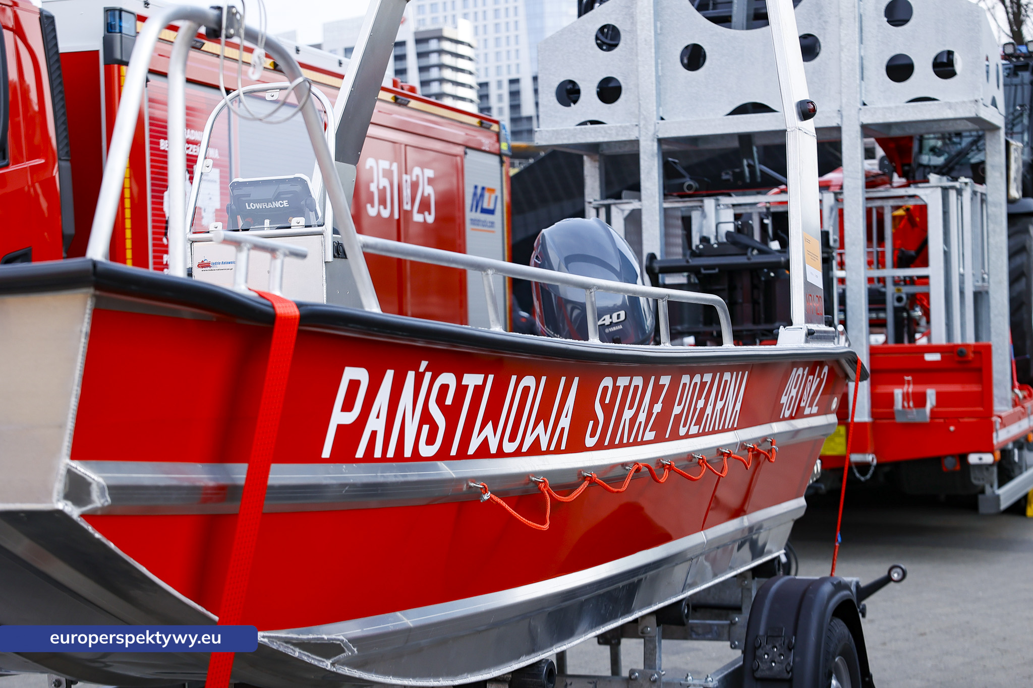 Europerspektywy Przekazanie sprzętu dla PSP w Katowicach. Nowe wozy strażackie i specjalistyczne wyposażenie dla jednostek z województwa śląskiego