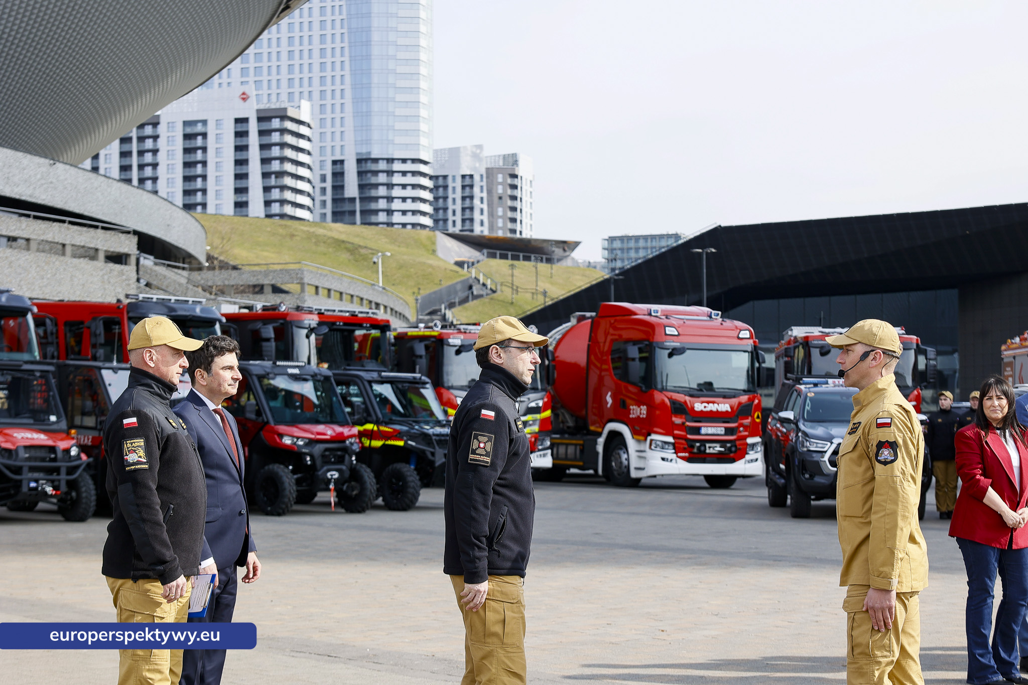Europerspektywy Przekazanie sprzętu dla PSP w Katowicach. Nowe wozy strażackie i specjalistyczne wyposażenie dla jednostek z województwa śląskiego