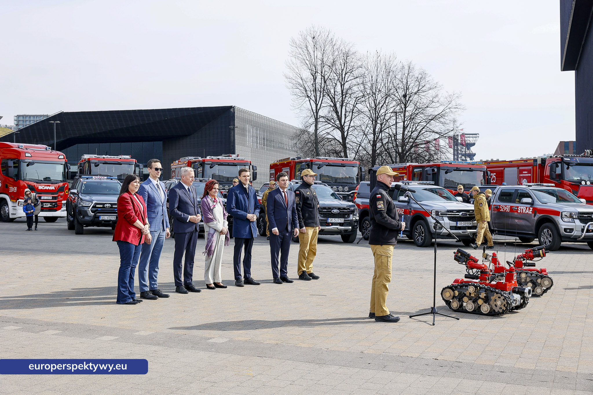 Europerspektywy Przekazanie sprzętu dla PSP w Katowicach. Nowe wozy strażackie i specjalistyczne wyposażenie dla jednostek z województwa śląskiego