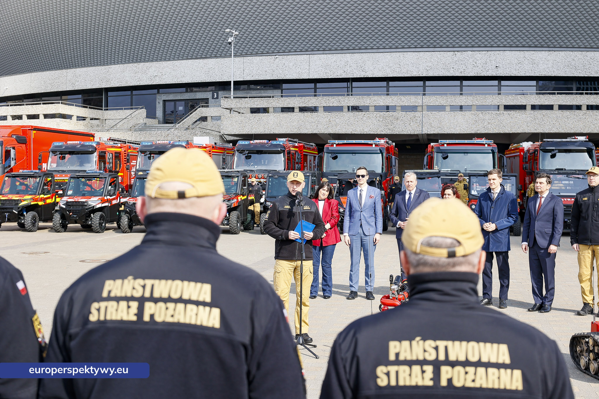 Europerspektywy Przekazanie sprzętu dla PSP w Katowicach. Nowe wozy strażackie i specjalistyczne wyposażenie dla jednostek z województwa śląskiego