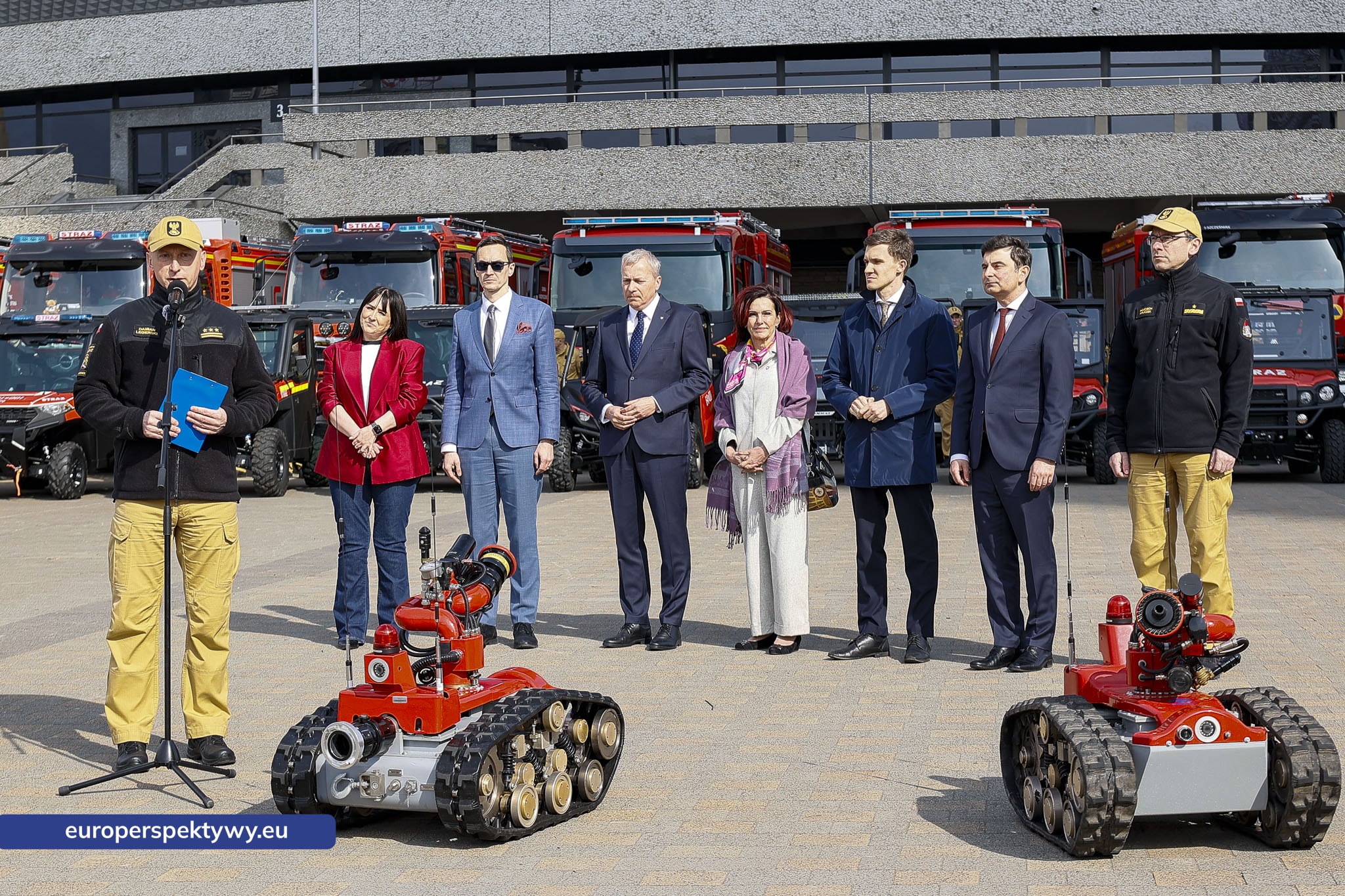 Europerspektywy Przekazanie sprzętu dla PSP w Katowicach. Nowe wozy strażackie i specjalistyczne wyposażenie dla jednostek z województwa śląskiego