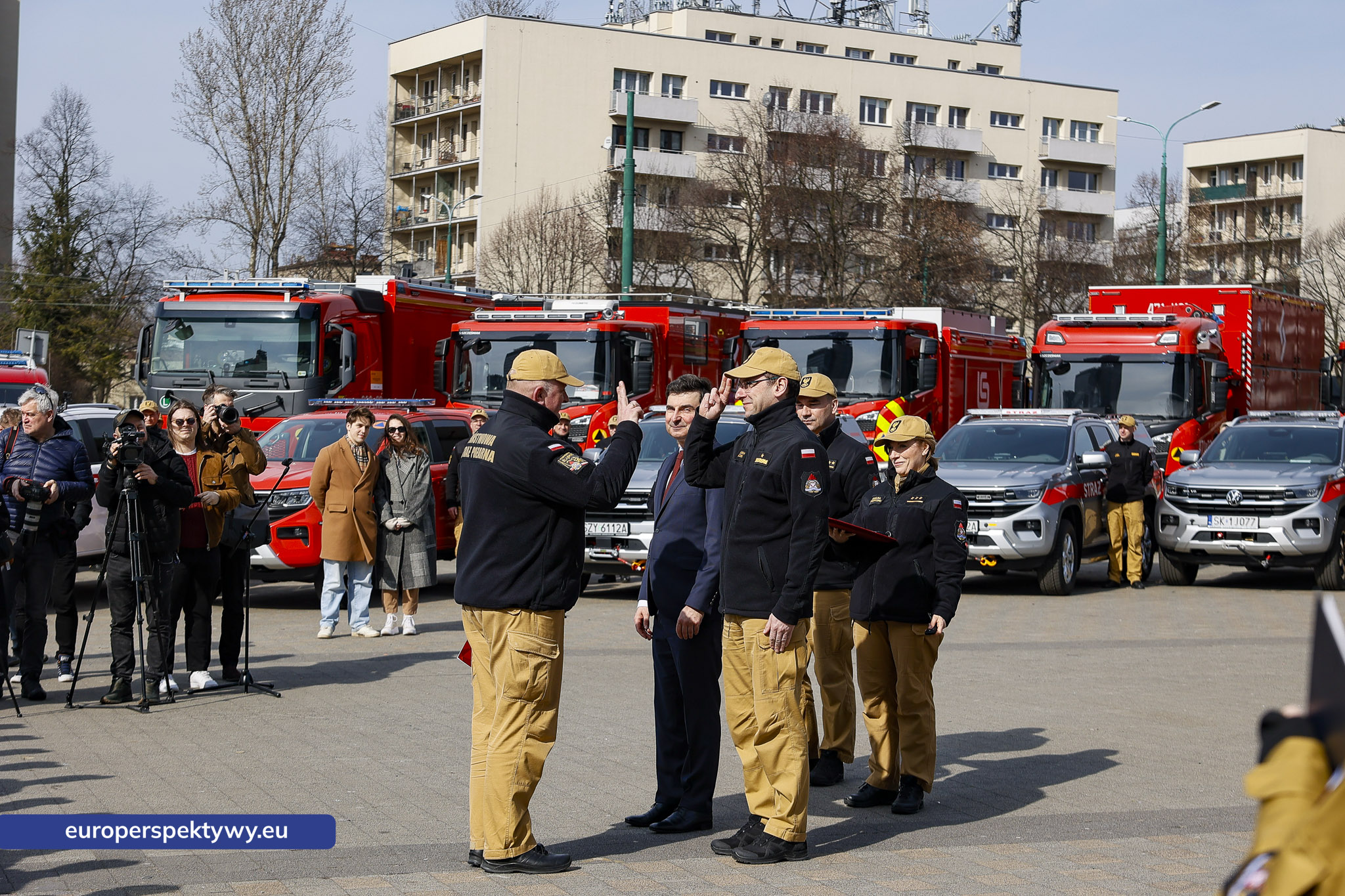 Europerspektywy Przekazanie sprzętu dla PSP w Katowicach. Nowe wozy strażackie i specjalistyczne wyposażenie dla jednostek z województwa śląskiego