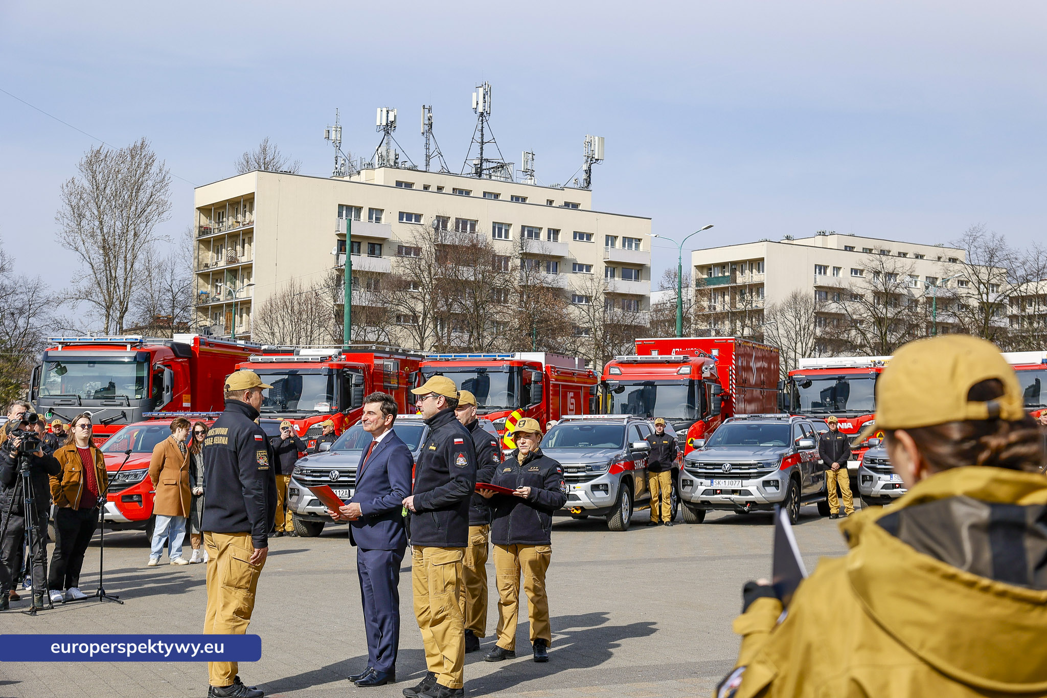 Europerspektywy Przekazanie sprzętu dla PSP w Katowicach. Nowe wozy strażackie i specjalistyczne wyposażenie dla jednostek z województwa śląskiego