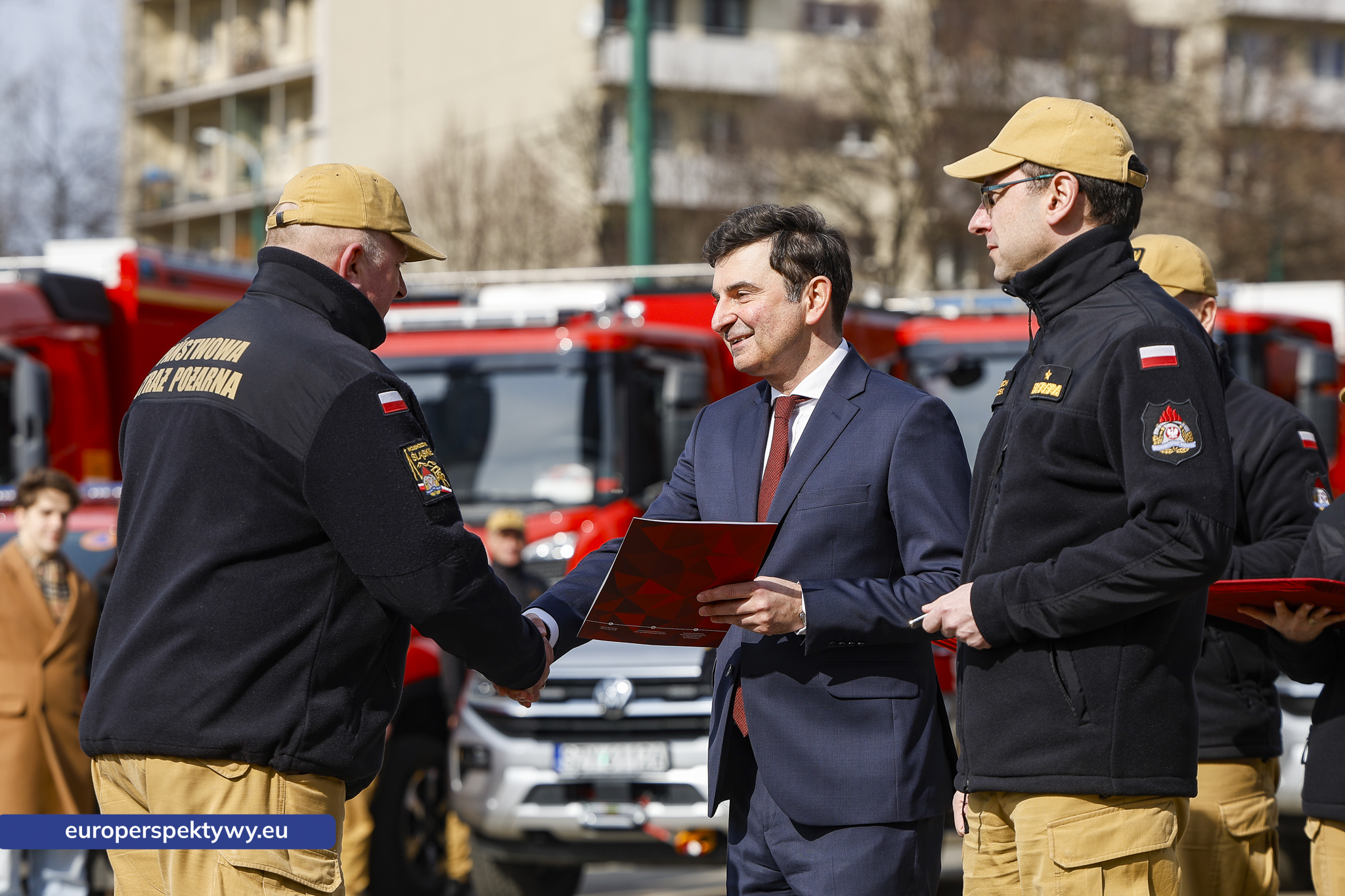 Europerspektywy Przekazanie sprzętu dla PSP w Katowicach. Nowe wozy strażackie i specjalistyczne wyposażenie dla jednostek z województwa śląskiego