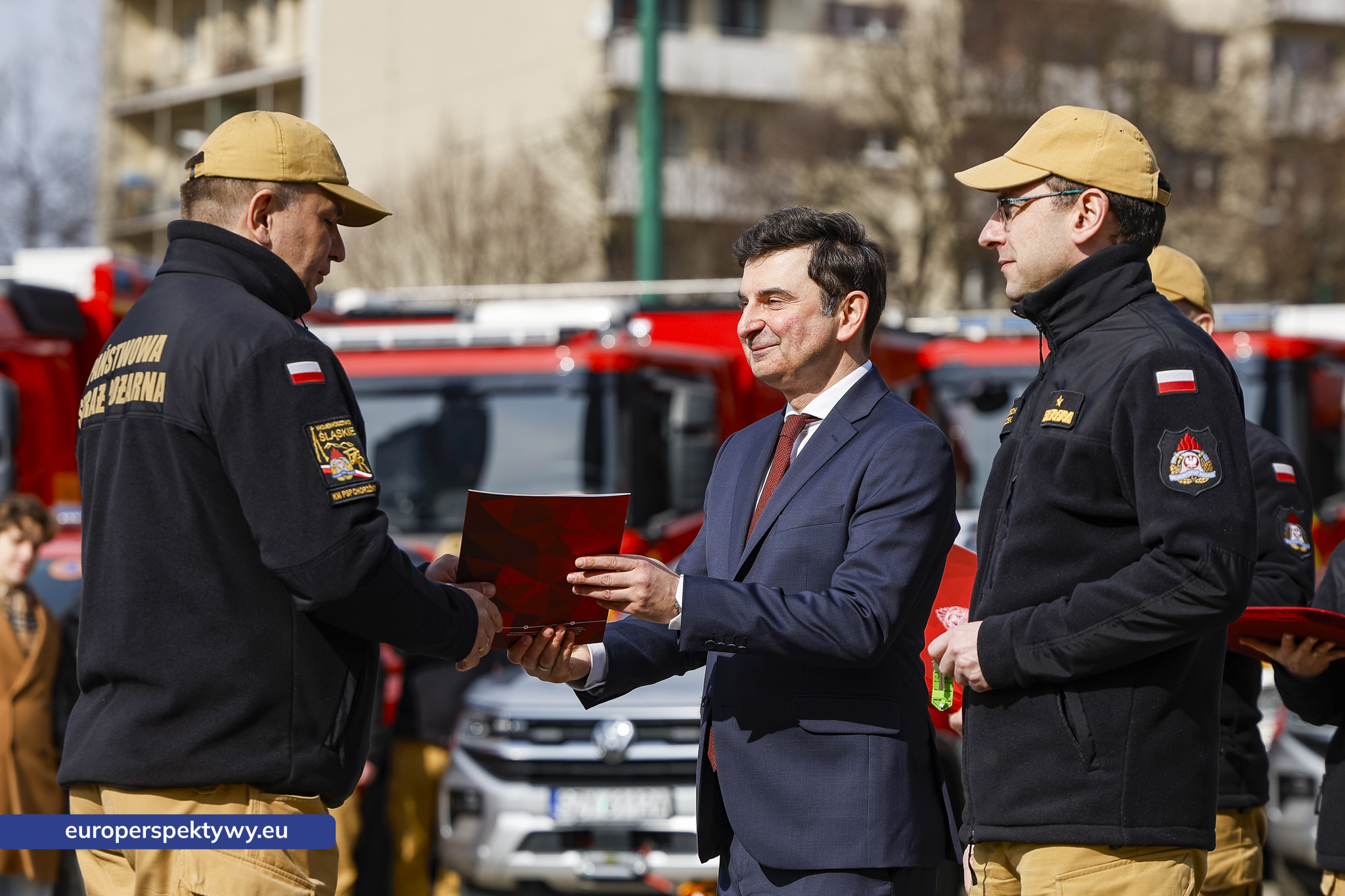 Europerspektywy Przekazanie sprzętu dla PSP w Katowicach. Nowe wozy strażackie i specjalistyczne wyposażenie dla jednostek z województwa śląskiego