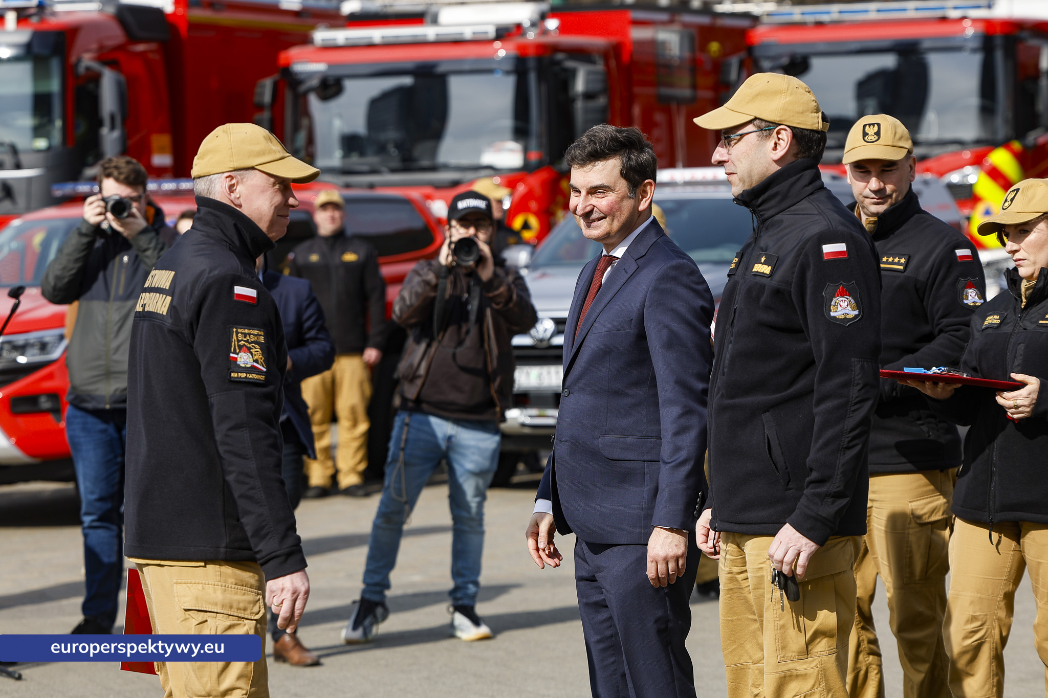 Europerspektywy Przekazanie sprzętu dla PSP w Katowicach. Nowe wozy strażackie i specjalistyczne wyposażenie dla jednostek z województwa śląskiego