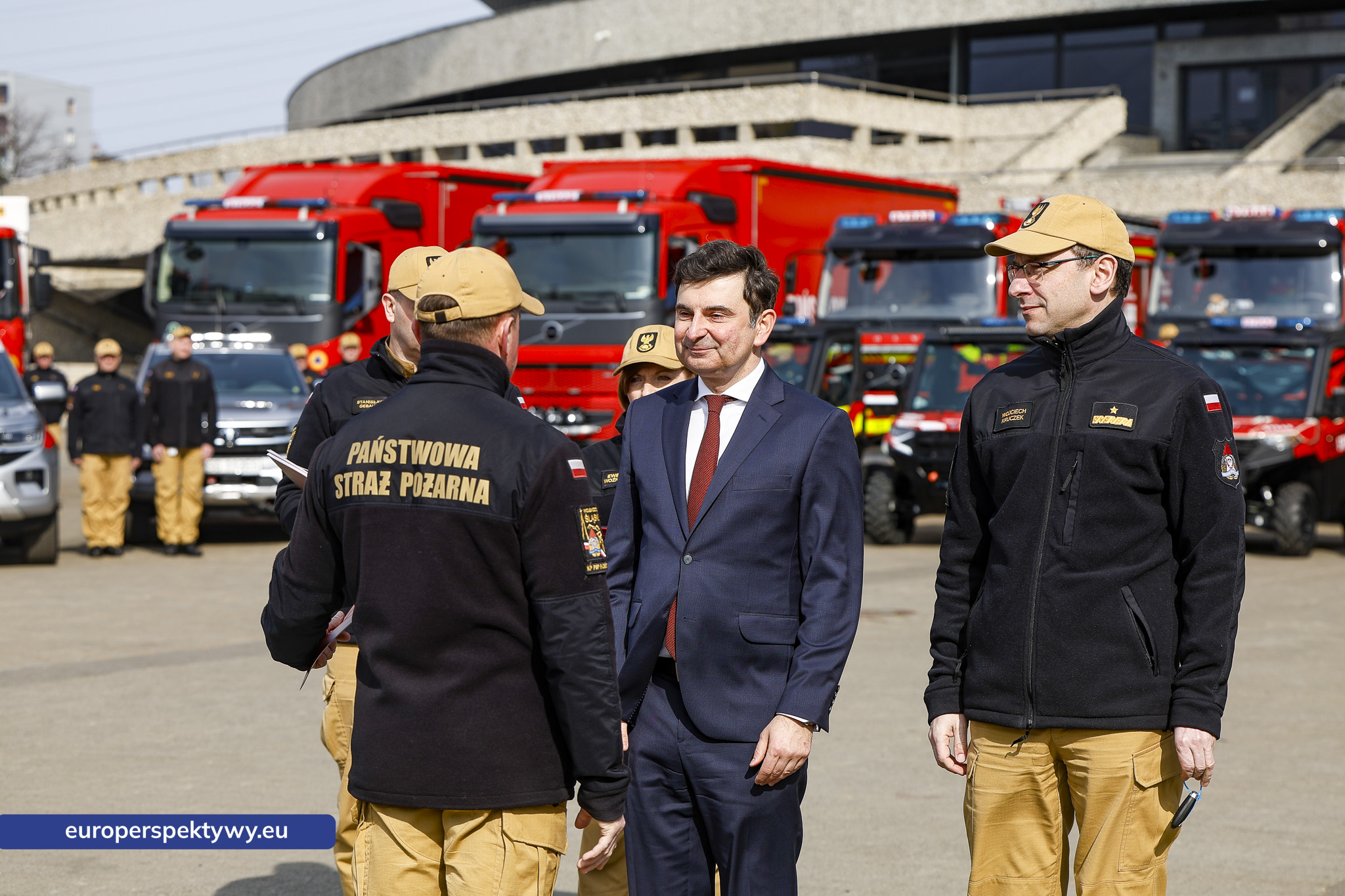 Europerspektywy Przekazanie sprzętu dla PSP w Katowicach. Nowe wozy strażackie i specjalistyczne wyposażenie dla jednostek z województwa śląskiego