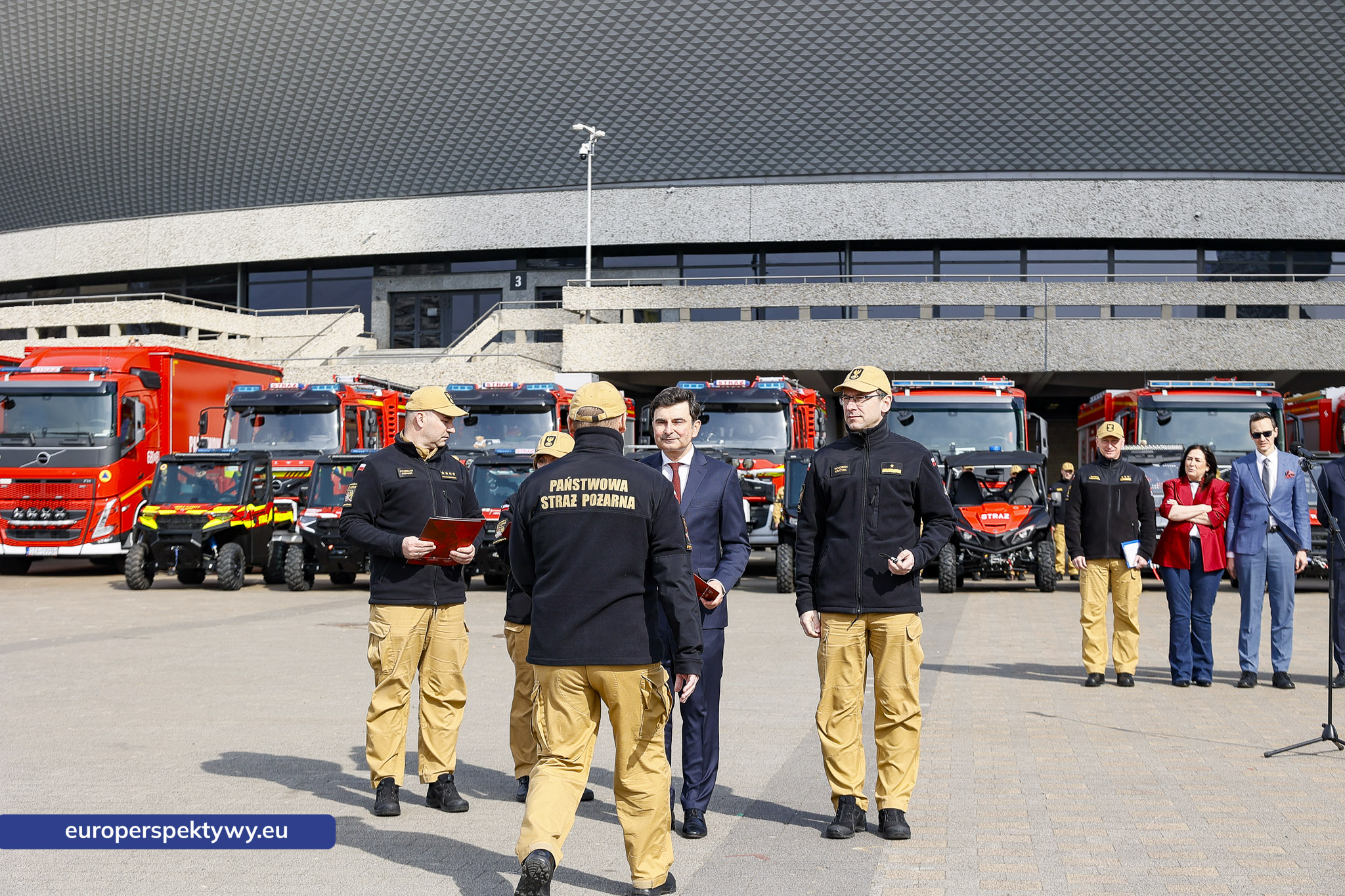Europerspektywy Przekazanie sprzętu dla PSP w Katowicach. Nowe wozy strażackie i specjalistyczne wyposażenie dla jednostek z województwa śląskiego