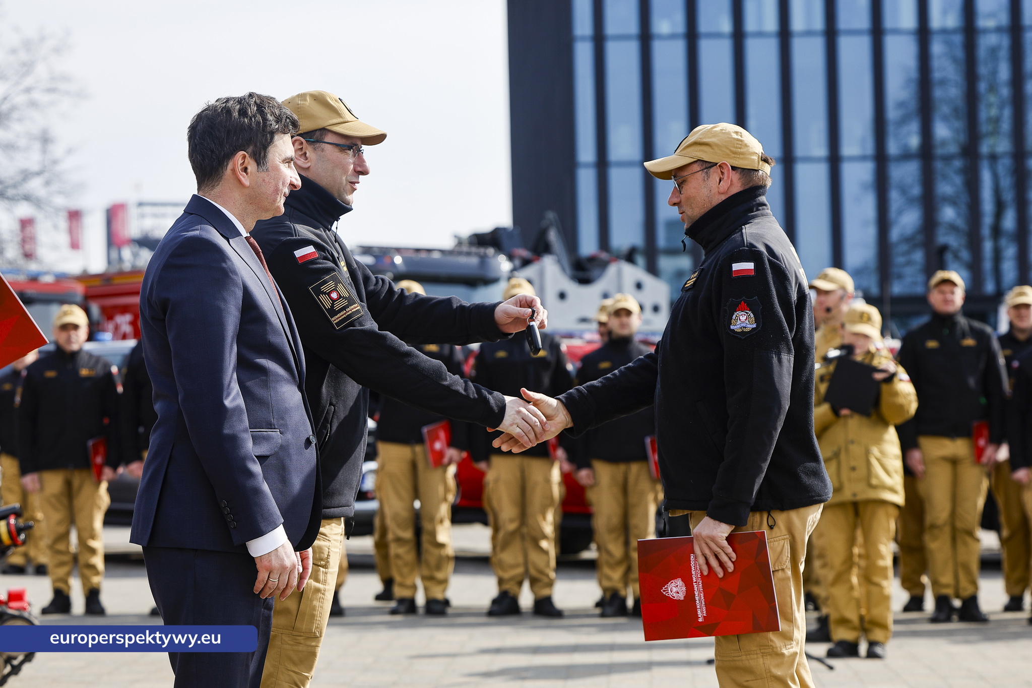 Europerspektywy Przekazanie sprzętu dla PSP w Katowicach. Nowe wozy strażackie i specjalistyczne wyposażenie dla jednostek z województwa śląskiego