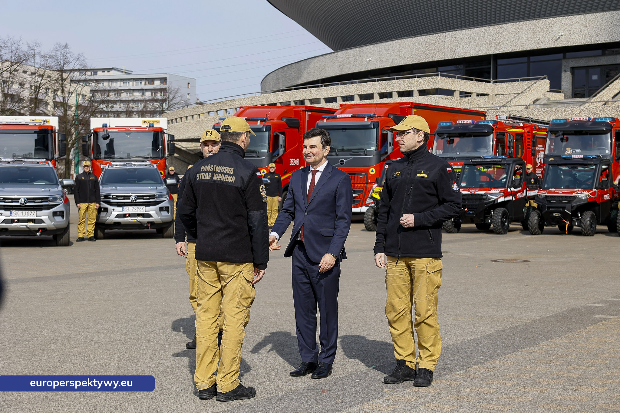 Europerspektywy Przekazanie sprzętu dla PSP w Katowicach. Nowe wozy strażackie i specjalistyczne wyposażenie dla jednostek z województwa śląskiego