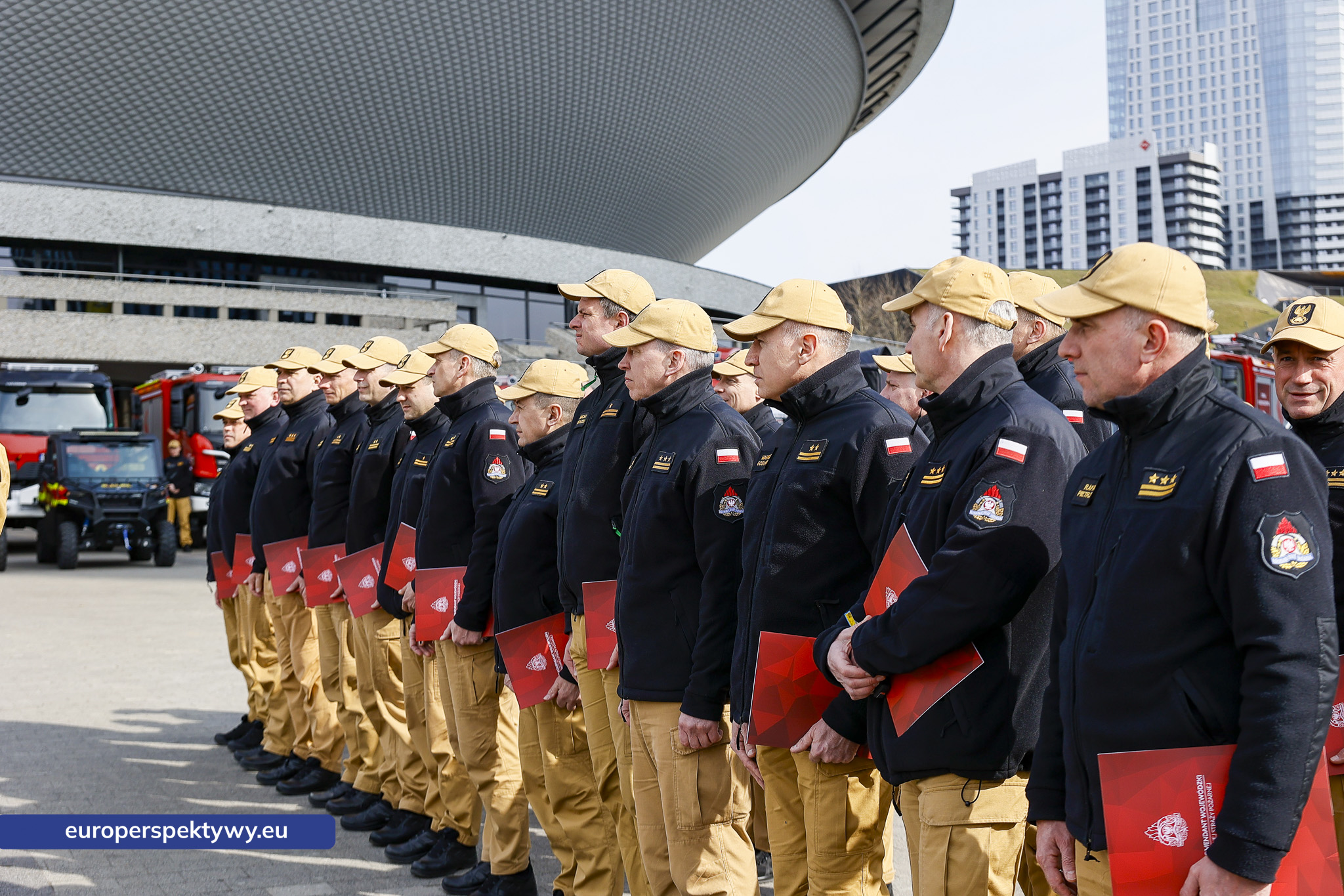Europerspektywy Przekazanie sprzętu dla PSP w Katowicach. Nowe wozy strażackie i specjalistyczne wyposażenie dla jednostek z województwa śląskiego