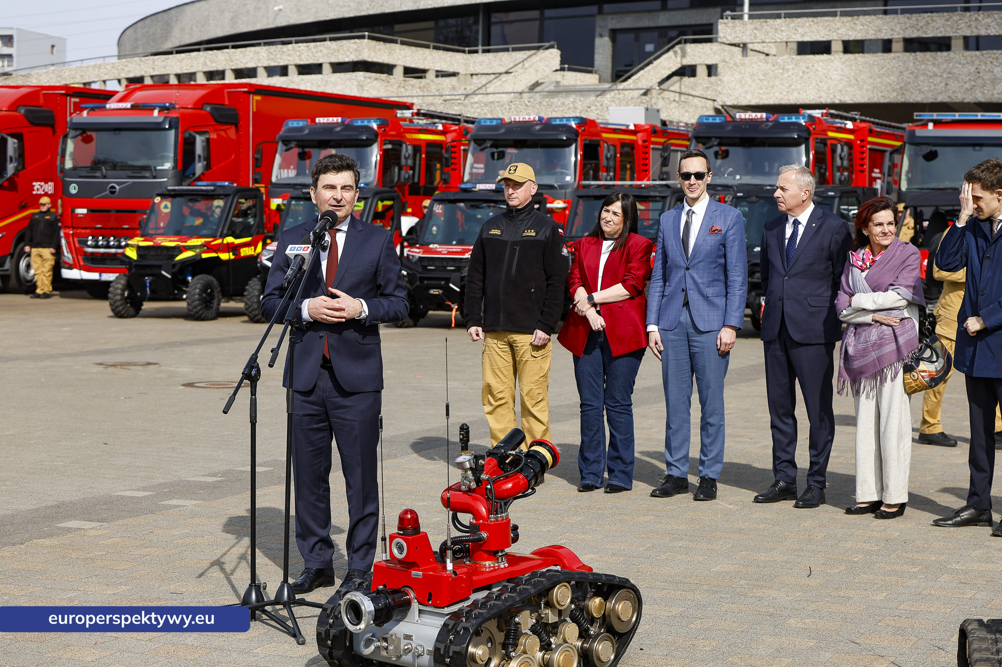 Europerspektywy Przekazanie sprzętu dla PSP w Katowicach. Nowe wozy strażackie i specjalistyczne wyposażenie dla jednostek z województwa śląskiego