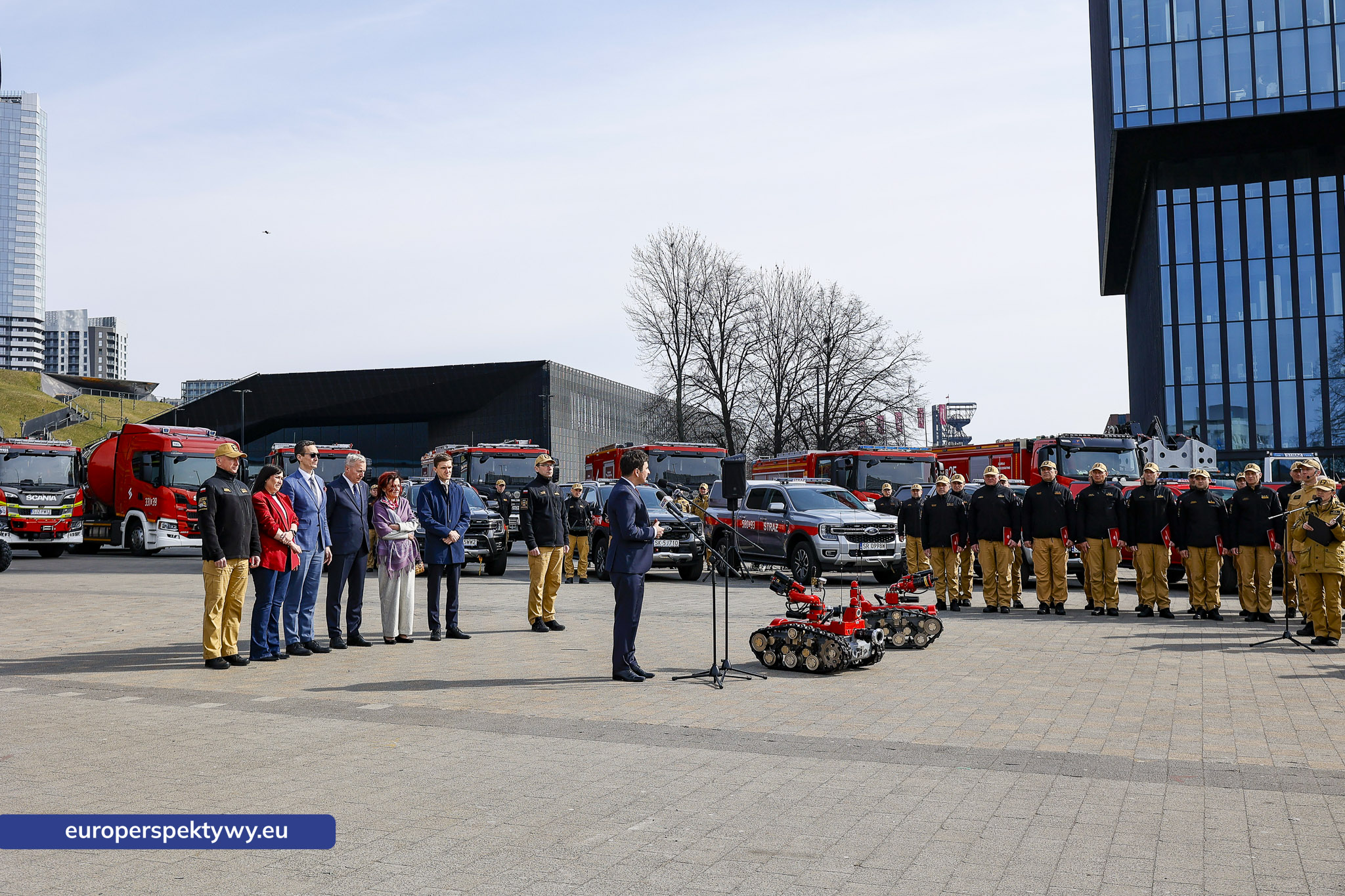 Europerspektywy Przekazanie sprzętu dla PSP w Katowicach. Nowe wozy strażackie i specjalistyczne wyposażenie dla jednostek z województwa śląskiego