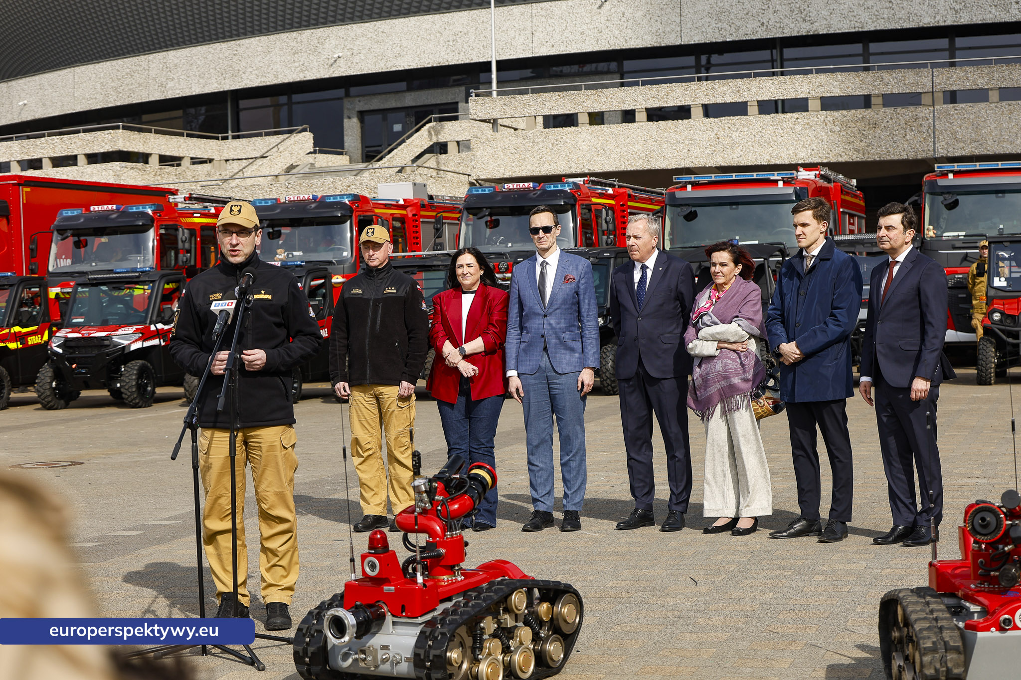 Europerspektywy Przekazanie sprzętu dla PSP w Katowicach. Nowe wozy strażackie i specjalistyczne wyposażenie dla jednostek z województwa śląskiego