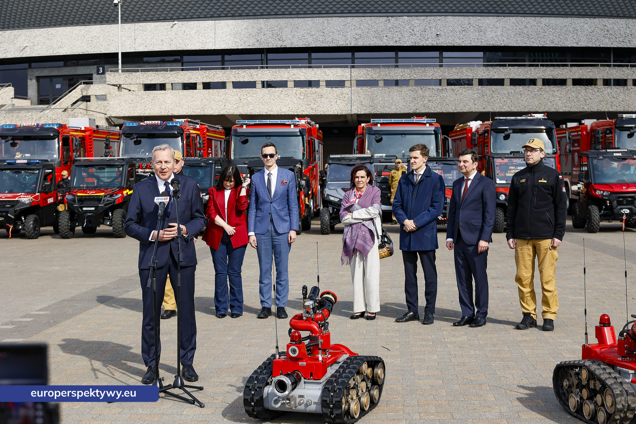 Europerspektywy Przekazanie sprzętu dla PSP w Katowicach. Nowe wozy strażackie i specjalistyczne wyposażenie dla jednostek z województwa śląskiego