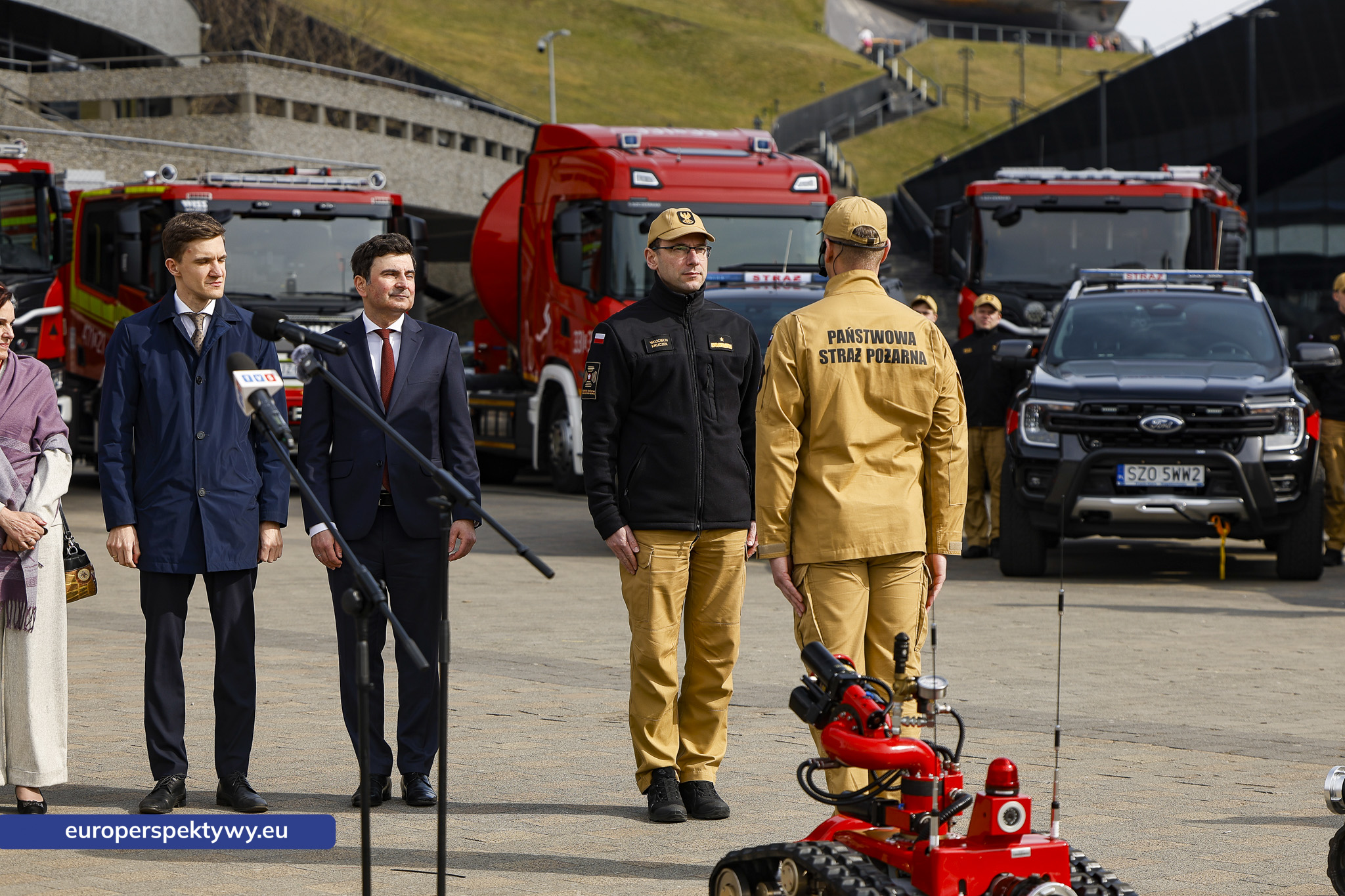 Europerspektywy Przekazanie sprzętu dla PSP w Katowicach. Nowe wozy strażackie i specjalistyczne wyposażenie dla jednostek z województwa śląskiego