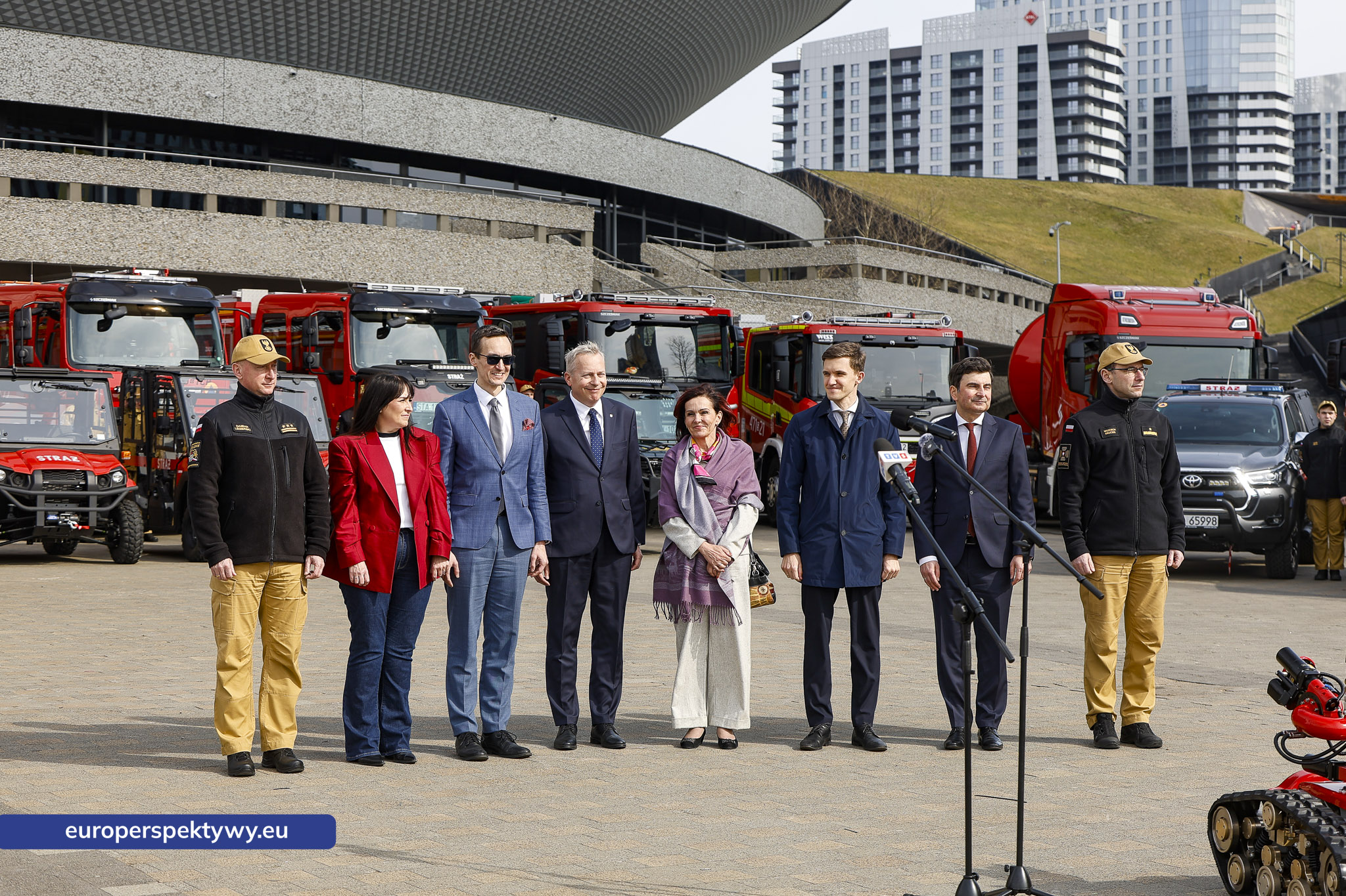 Europerspektywy Przekazanie sprzętu dla PSP w Katowicach. Nowe wozy strażackie i specjalistyczne wyposażenie dla jednostek z województwa śląskiego
