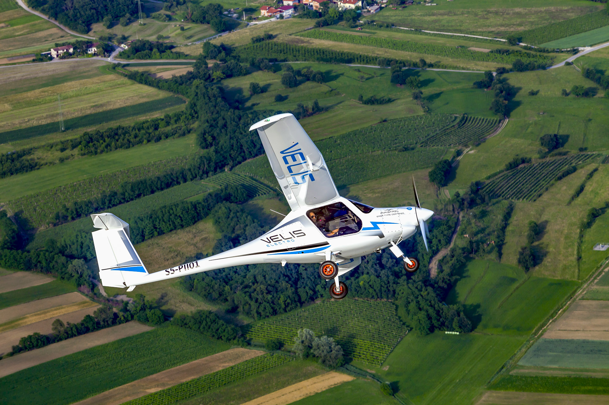 Samolot elektryczny Velis Electro