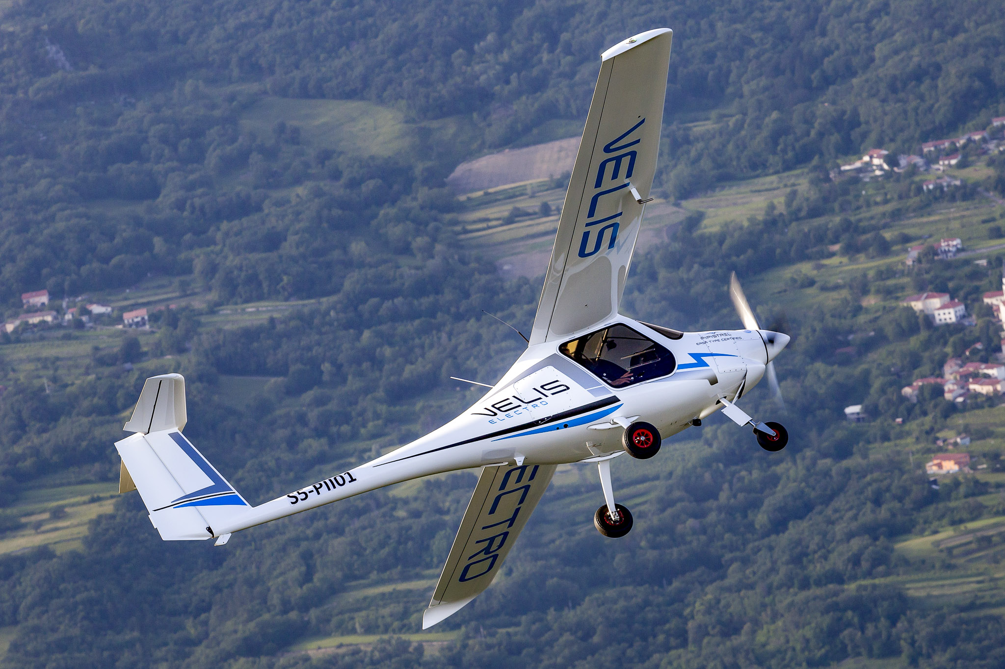 Samolot elektryczny Velis Electro