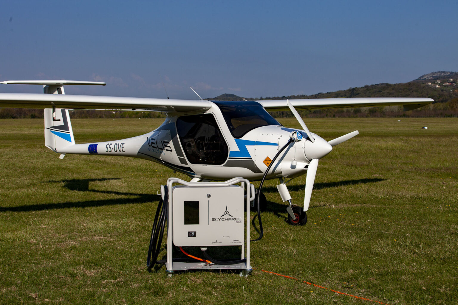 Samolot elektryczny Velis Electro