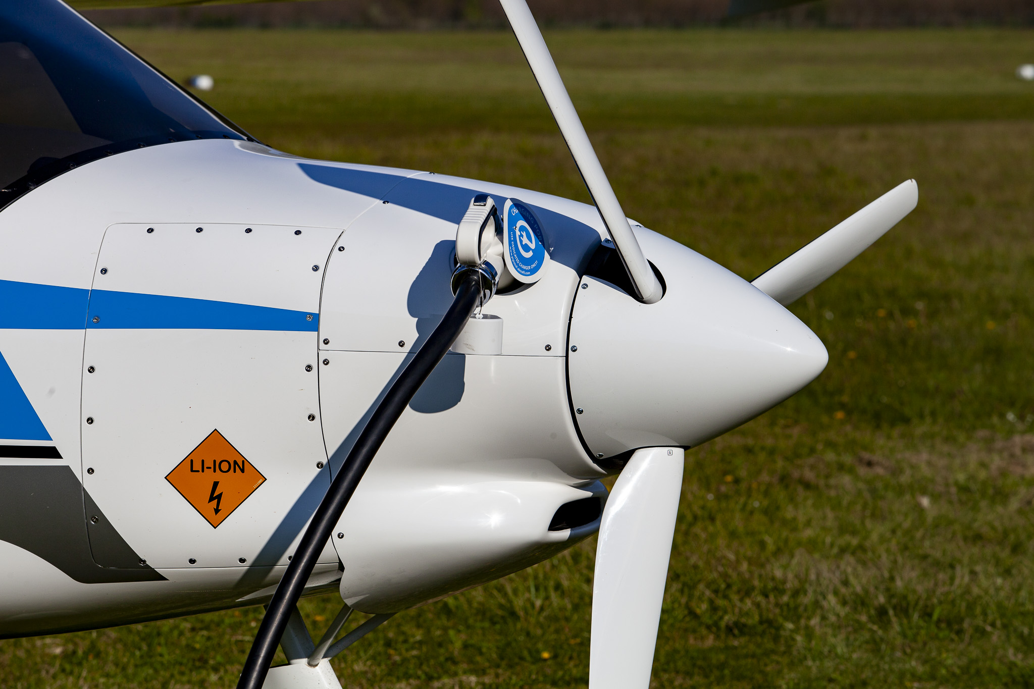 Samolot elektryczny Velis Electro