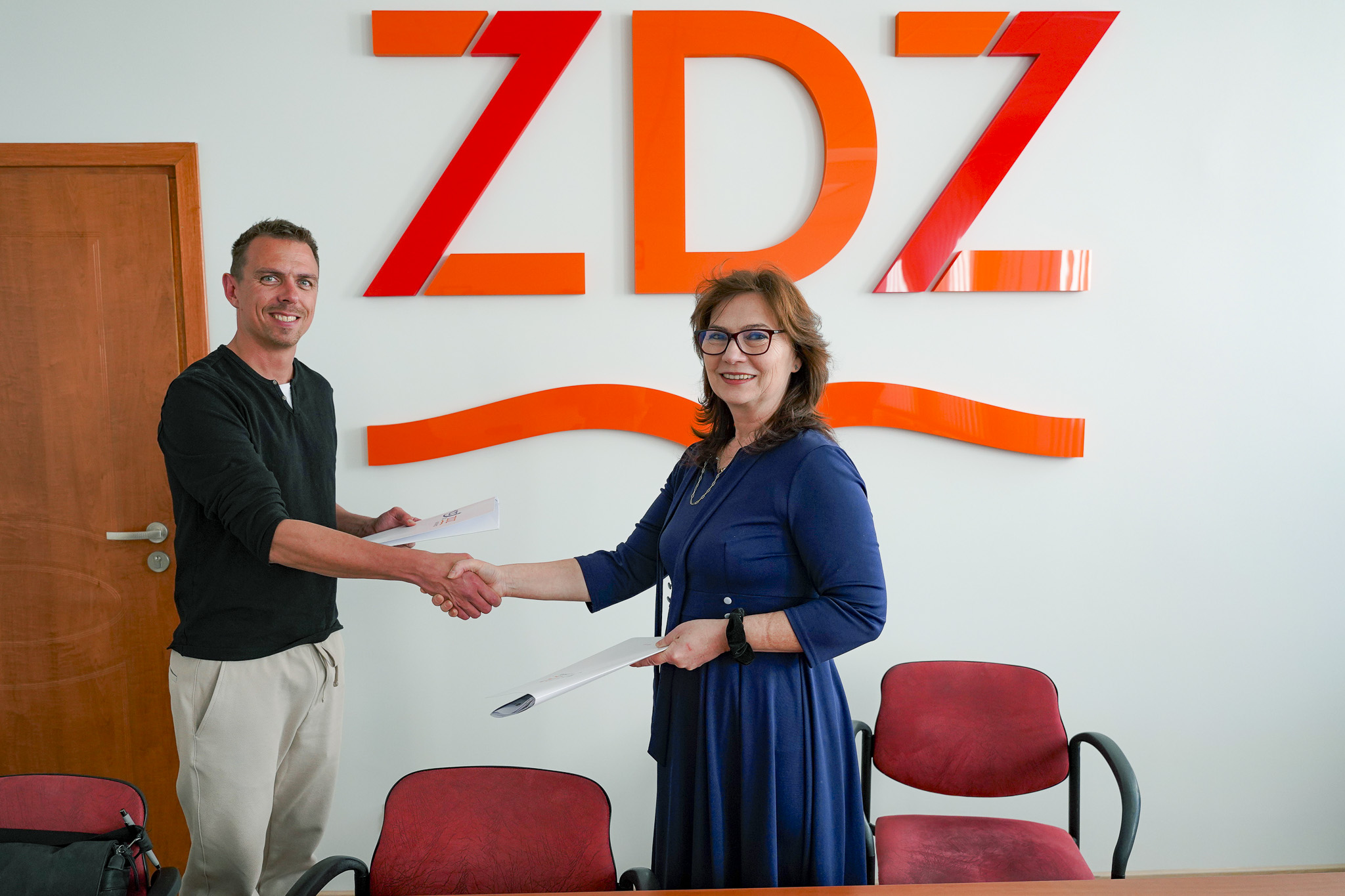 Samolot elektryczny Velis Electro - ZDZ