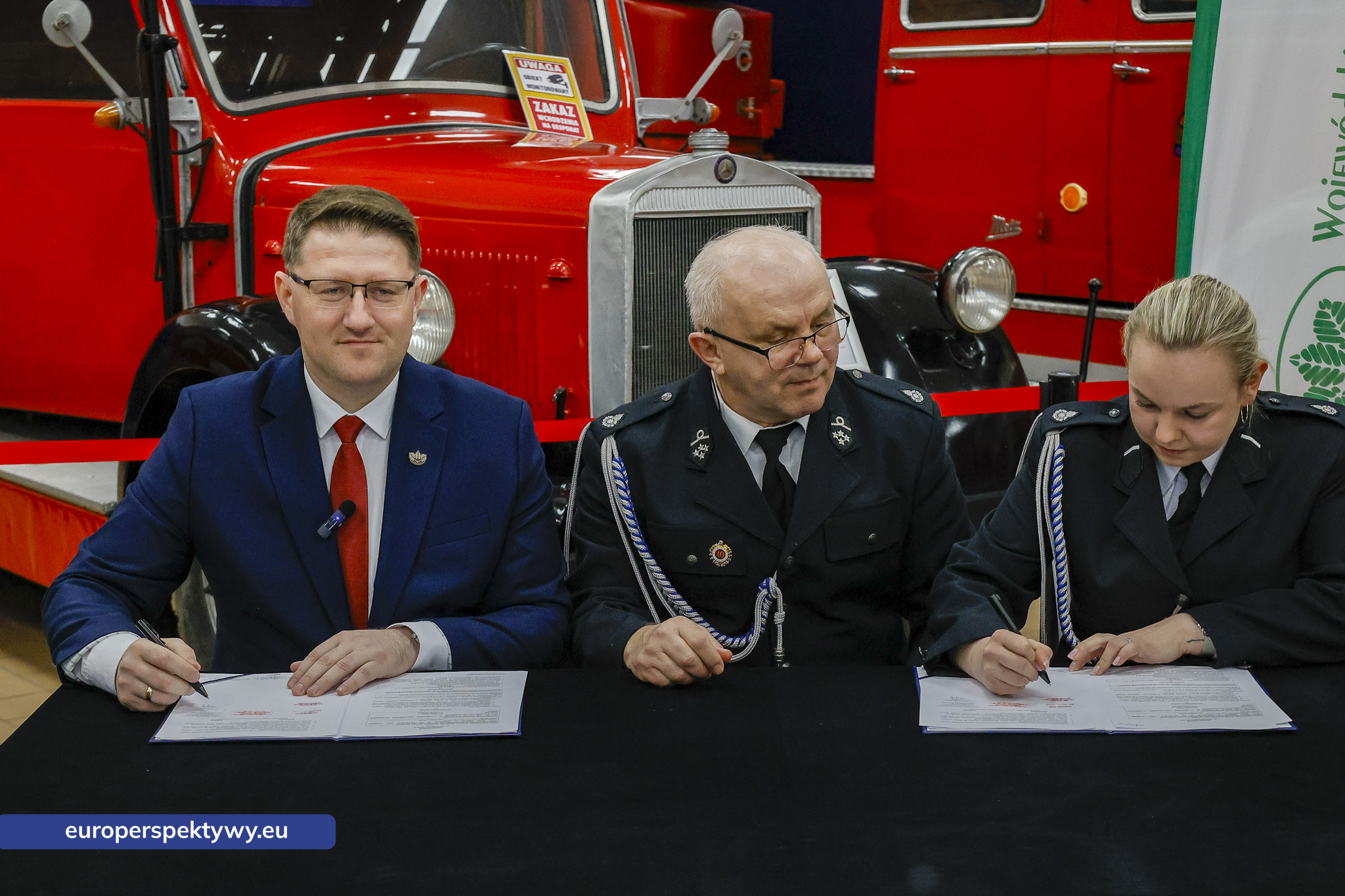 WFOŚiGW umowy OSP-33 Europerspektywy Ekoremiza i WFOŚiGW: kolejne umowy podpisane. Blisko 1,3 mln zł na modernizację remiz