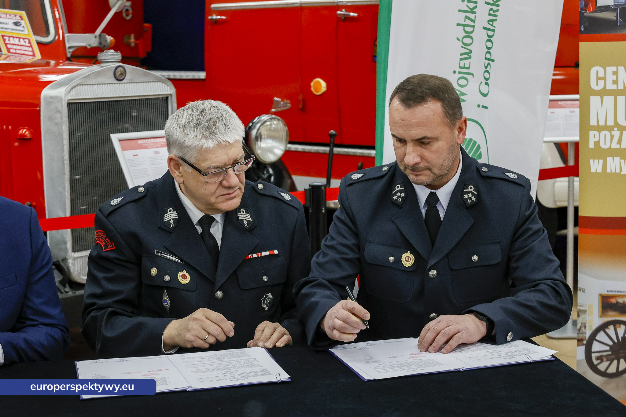 WFOŚiGW umowy OSP-35 Europerspektywy Ekoremiza i WFOŚiGW: kolejne umowy podpisane. Blisko 1,3 mln zł na modernizację remiz