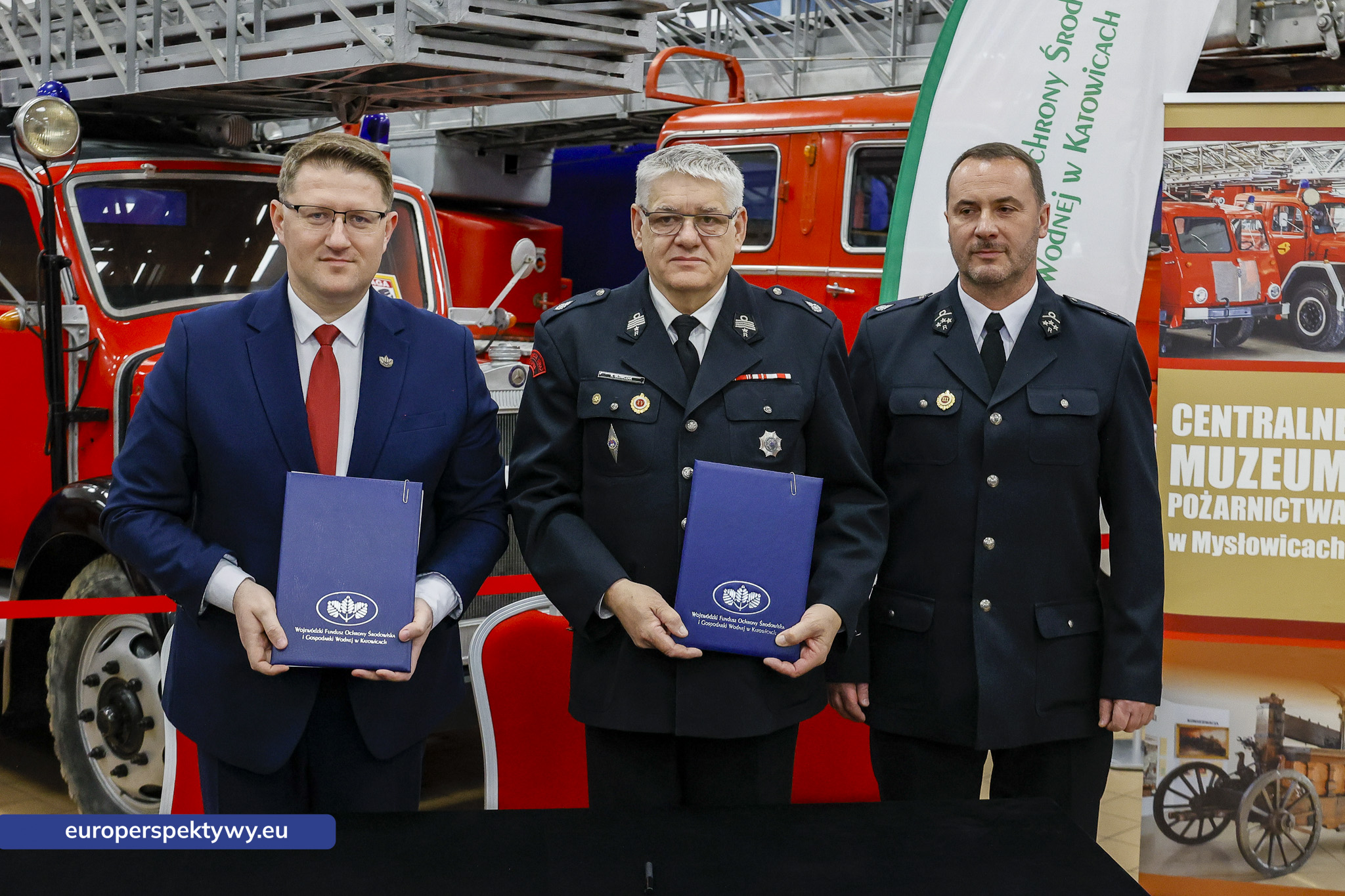 WFOŚiGW umowy OSP-38 Europerspektywy Ekoremiza i WFOŚiGW: kolejne umowy podpisane. Blisko 1,3 mln zł na modernizację remiz