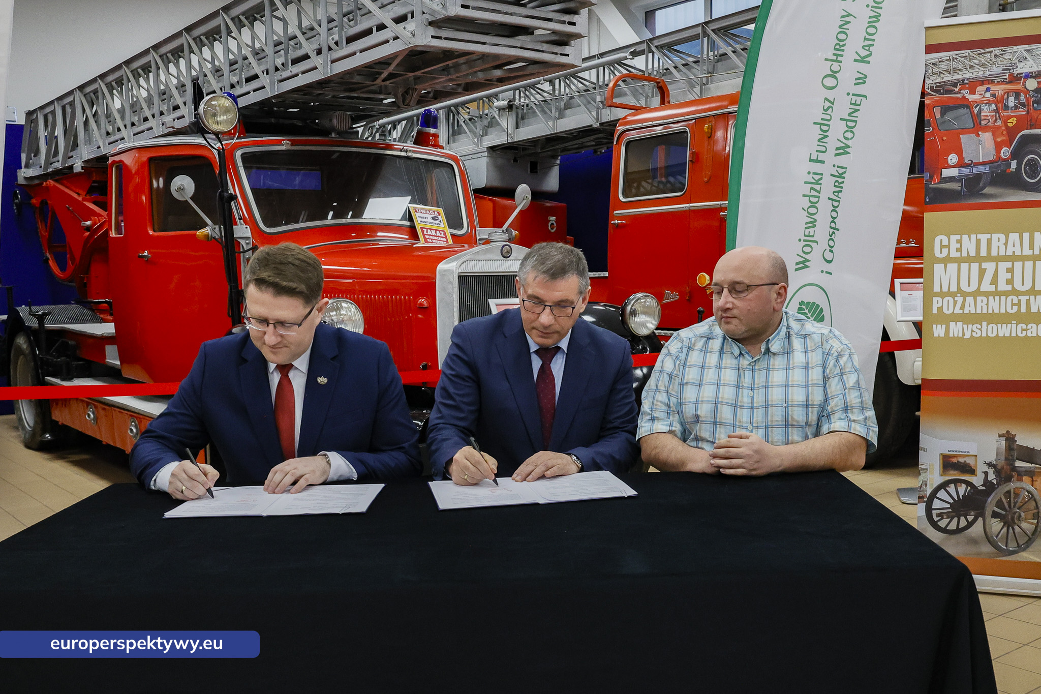 WFOŚiGW umowy OSP-48 Europerspektywy Ekoremiza i WFOŚiGW: kolejne umowy podpisane. Blisko 1,3 mln zł na modernizację remiz