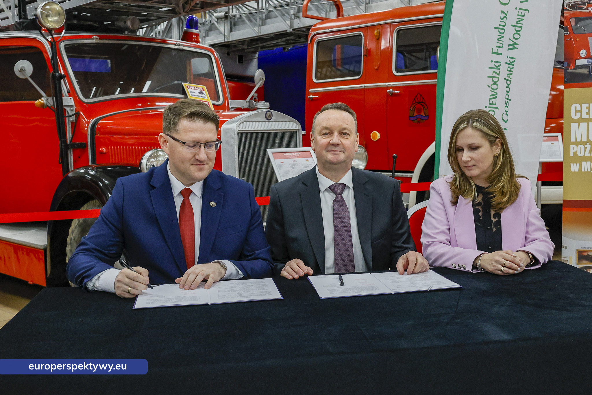 WFOŚiGW umowy OSP-54 Europerspektywy Ekoremiza i WFOŚiGW: kolejne umowy podpisane. Blisko 1,3 mln zł na modernizację remiz