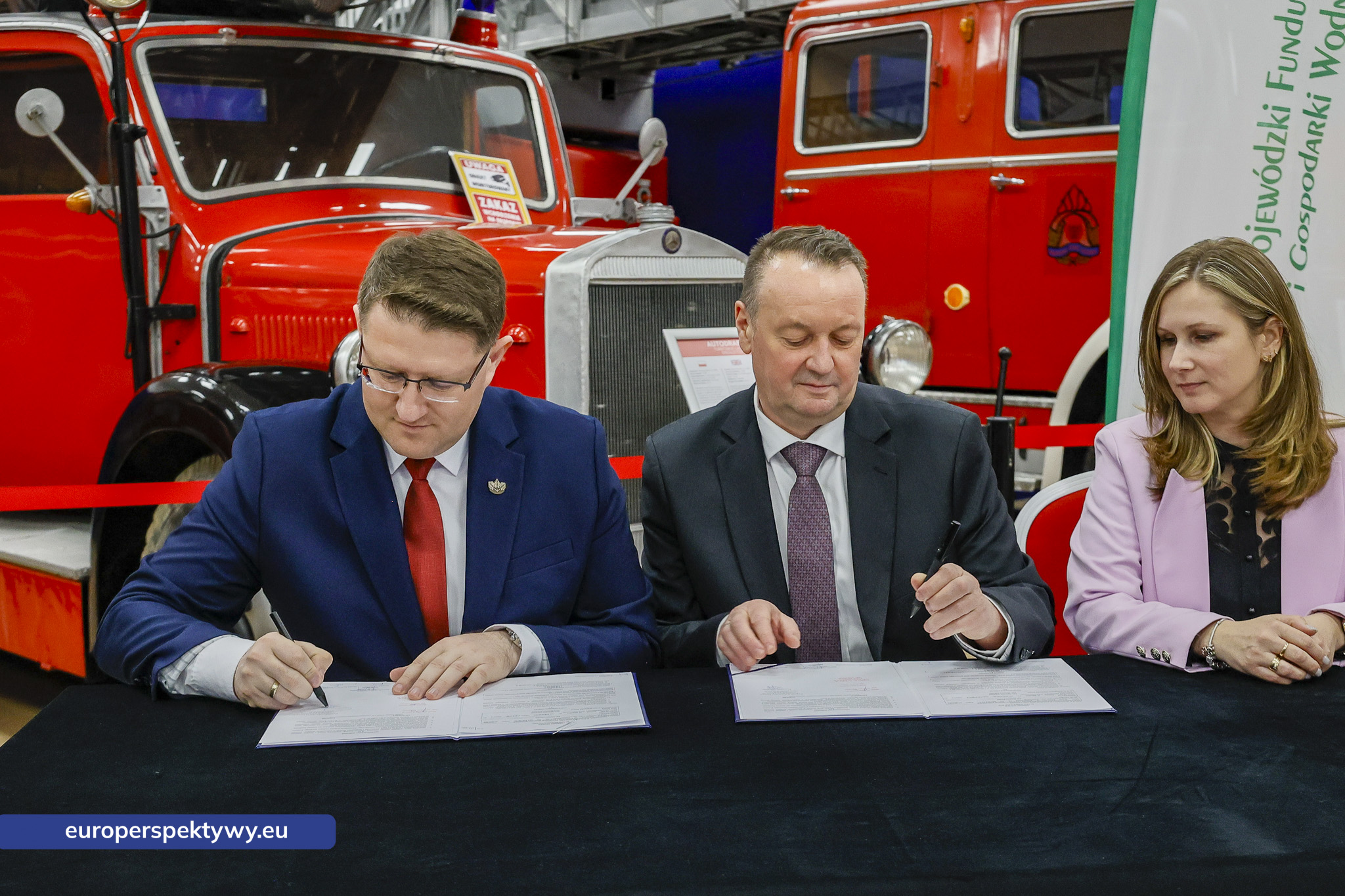 WFOŚiGW umowy OSP-56 Europerspektywy Ekoremiza i WFOŚiGW: kolejne umowy podpisane. Blisko 1,3 mln zł na modernizację remiz