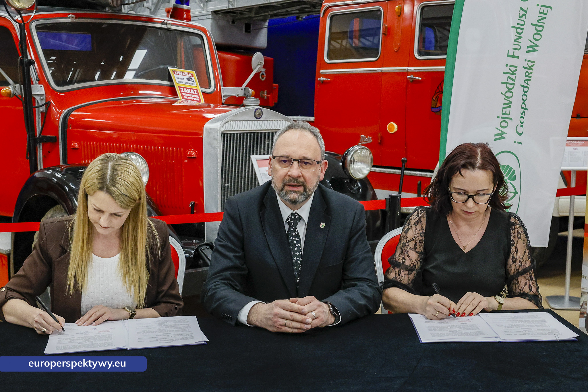 WFOŚiGW umowy OSP-64 Europerspektywy Ekoremiza i WFOŚiGW: kolejne umowy podpisane. Blisko 1,3 mln zł na modernizację remiz