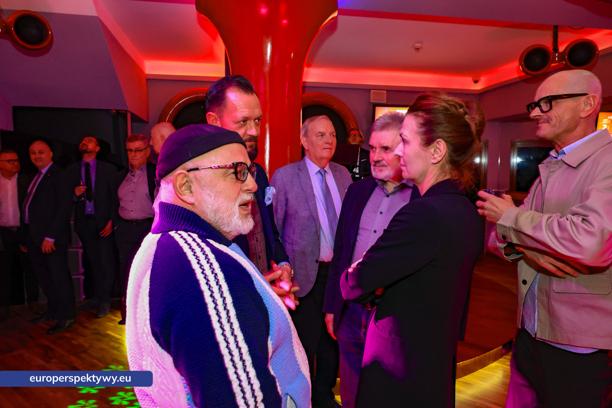 Restauracja MAX Spodek - Klub PIEKŁO-22 Europerspektywy Powrót legendy do serca Katowic. Restauracja MAX ponownie otwarta