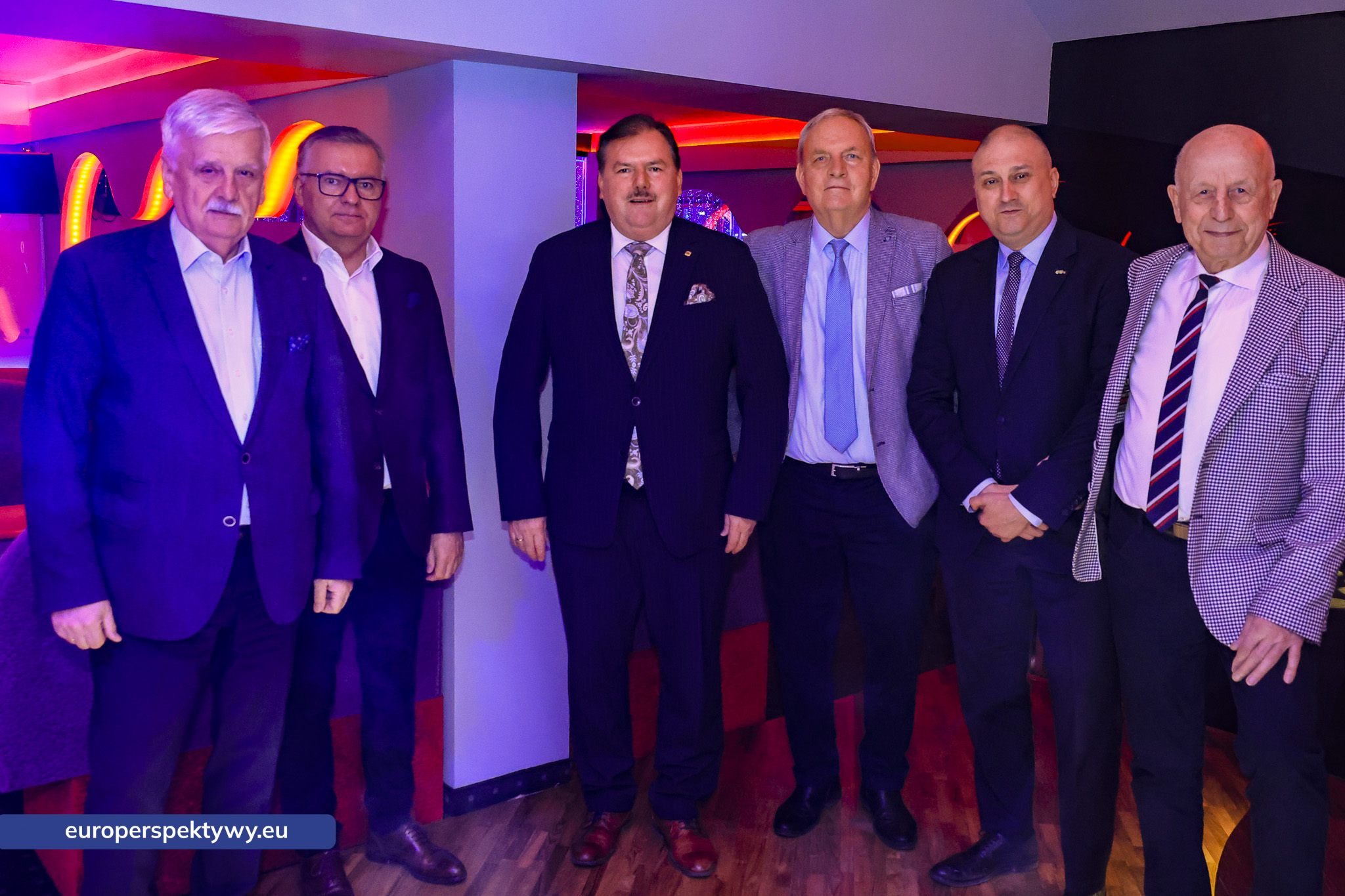 Restauracja MAX Spodek - Klub PIEKŁO-24 Europerspektywy Powrót legendy do serca Katowic. Restauracja MAX ponownie otwarta