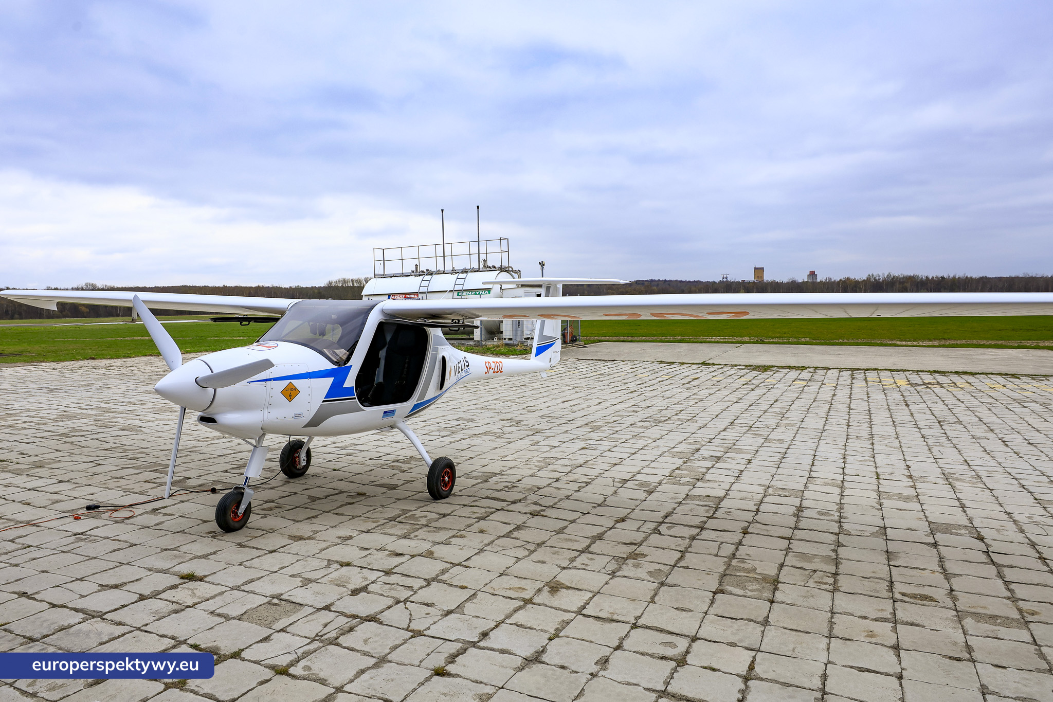 ZDZ Katowice inwestuje w przyszłość: pierwszy samolot elektryczny w polskiej edukacji lotniczej