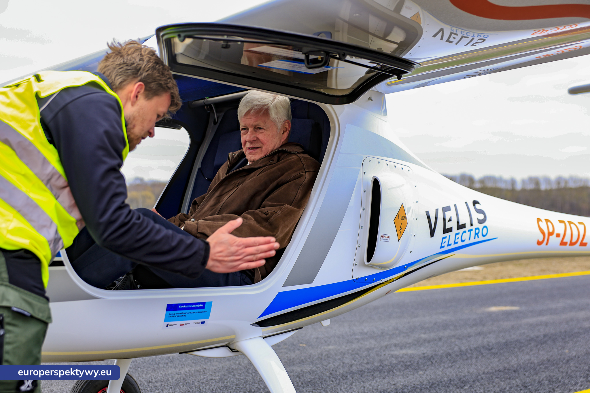 ZDZ Samolot Elektryczny-40 Europerspektywy ZDZ Katowice inwestuje w przyszłość: pierwszy samolot elektryczny w polskiej edukacji lotniczej