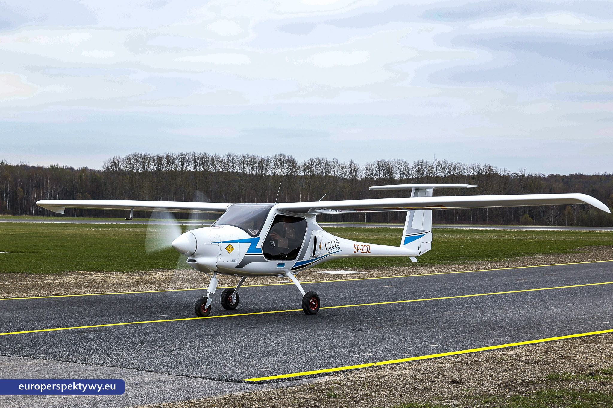 ZDZ Samolot Elektryczny-73 Europerspektywy ZDZ Katowice inwestuje w przyszłość: pierwszy samolot elektryczny w polskiej edukacji lotniczej