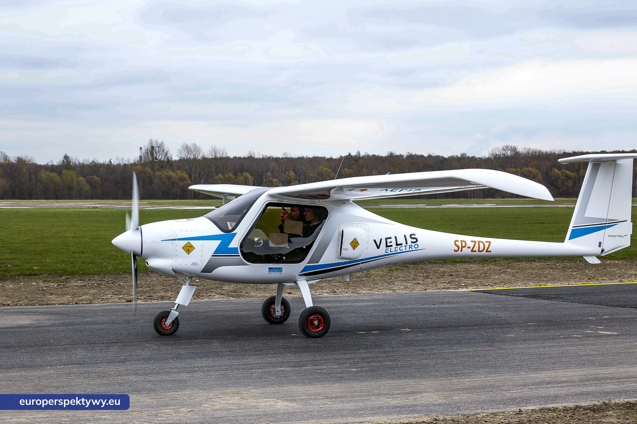 ZDZ Samolot Elektryczny-75 Europerspektywy ZDZ Katowice inwestuje w przyszłość: pierwszy samolot elektryczny w polskiej edukacji lotniczej