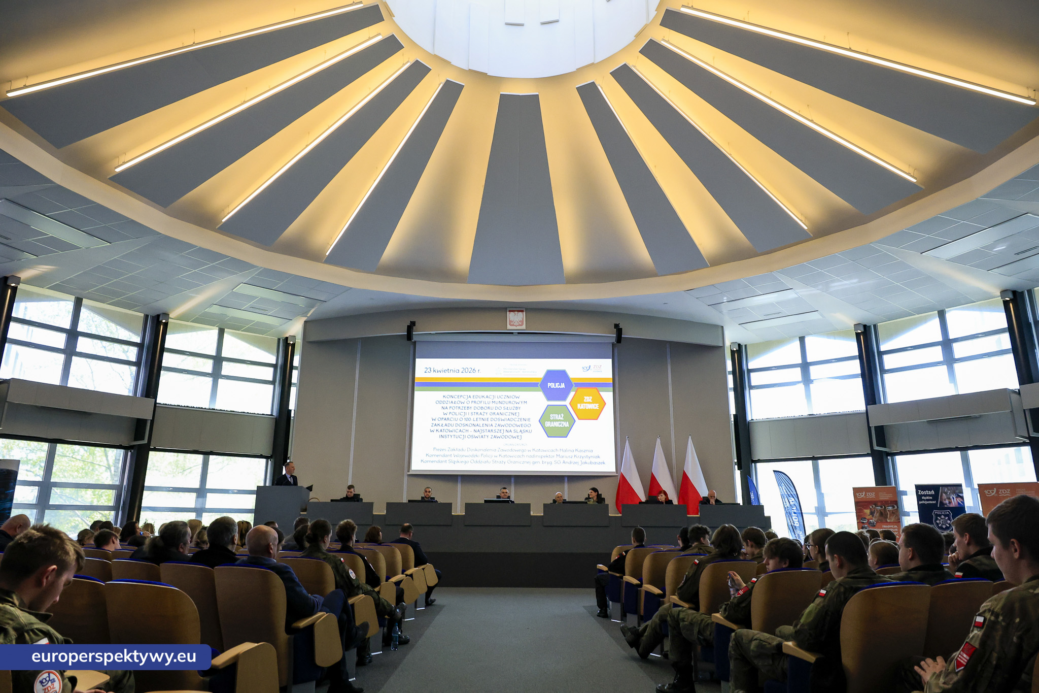 Europerspektywy ZDZ Katowice: konferencja mundurowa i jubileusz 100-lecia. Edukacja dla bezpieczeństwa i przyszłych kadr służb