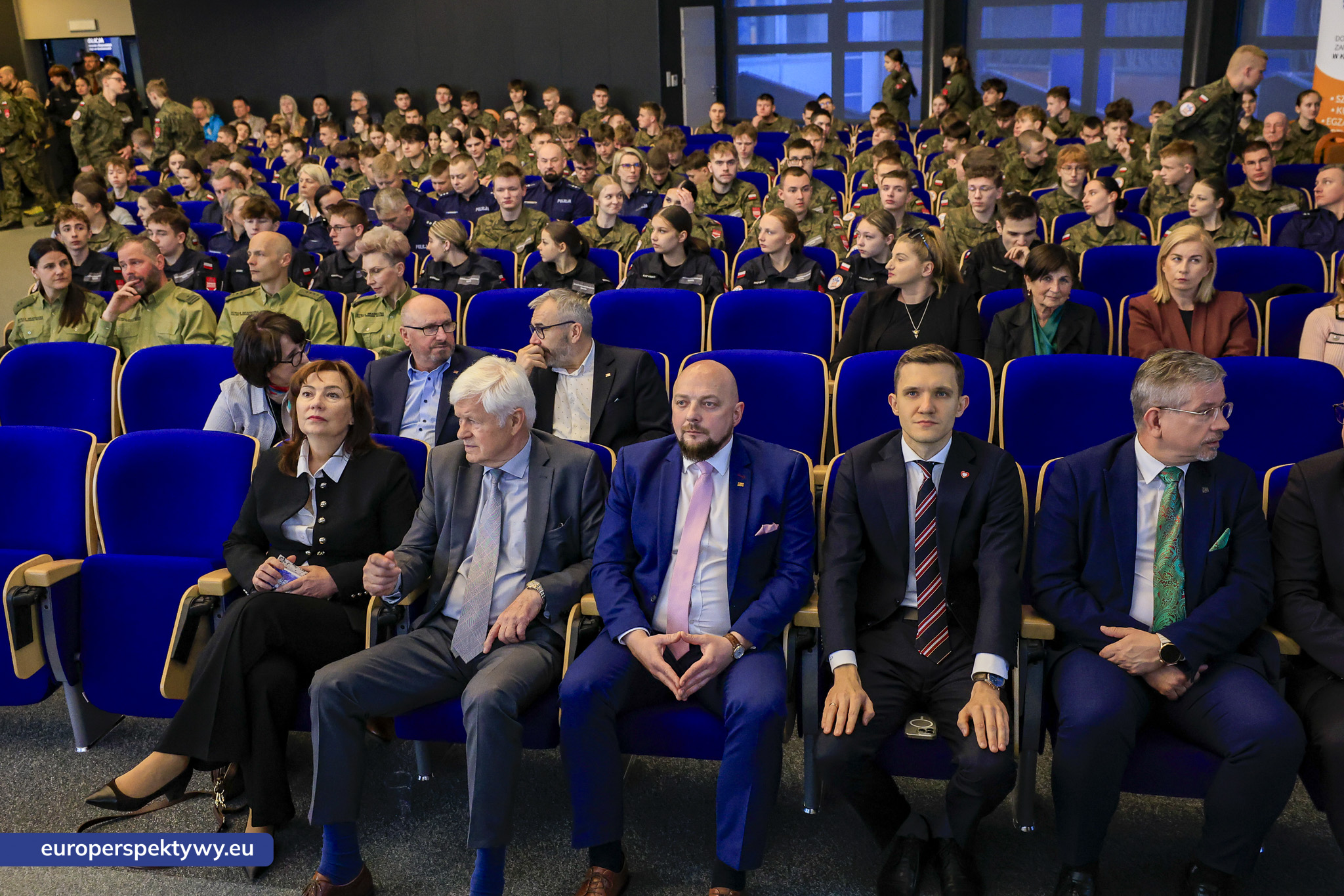 KWP Policji - ZDZ Uroczystość przy grobie Policjanta Polskiego i Konferencja pt. Koncepcja edukacji uczniów ZDZ o profilu mundurowym