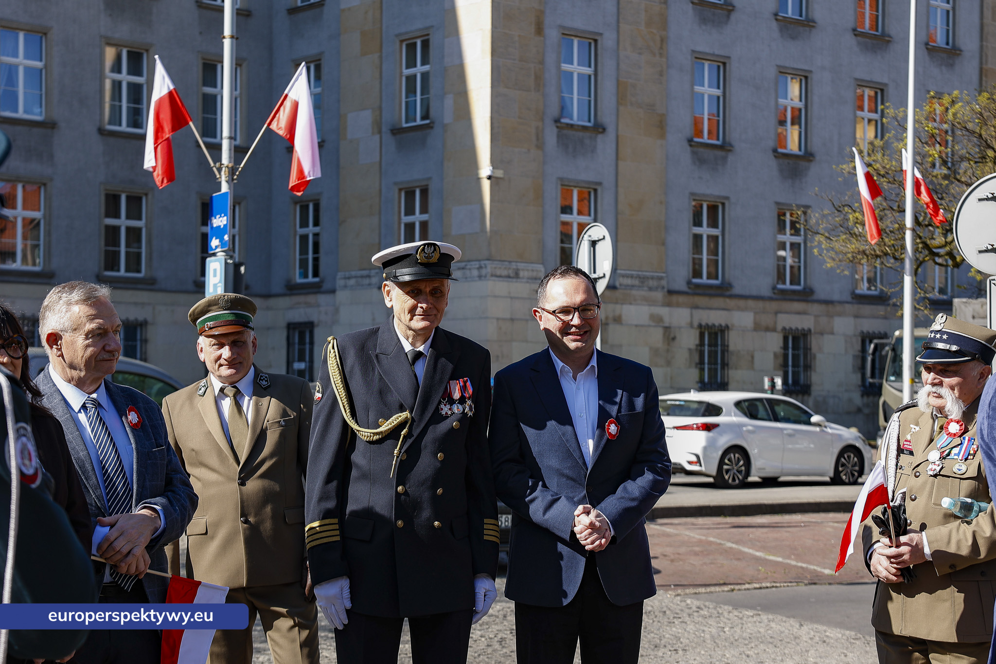Europerspektywy Dzień Flagi w Katowicach. Wojewoda śląski przewodniczył uroczystym obchodom