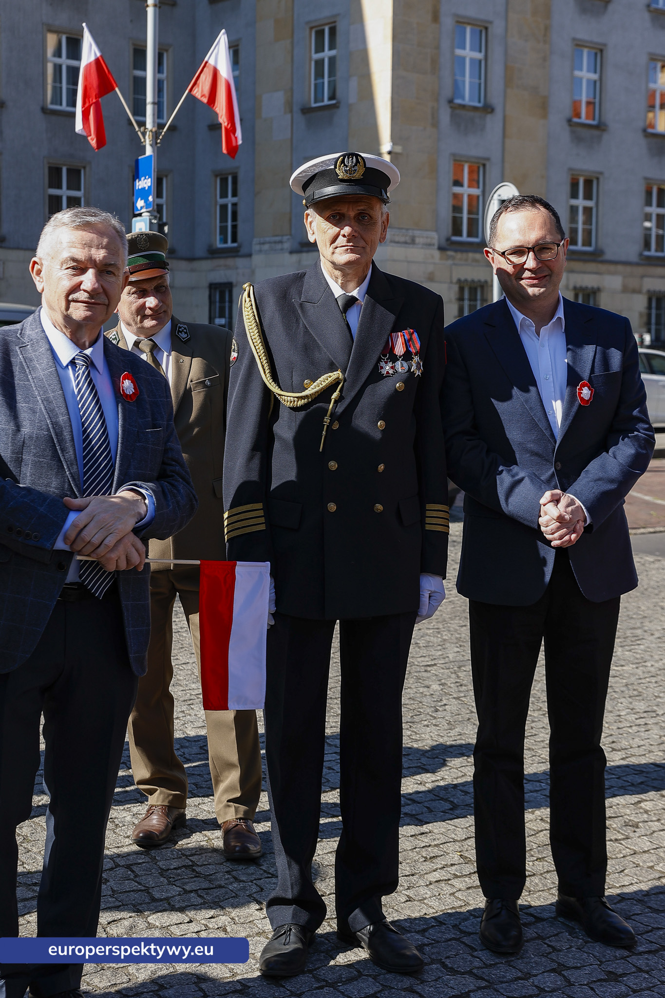 Europerspektywy Dzień Flagi w Katowicach. Wojewoda śląski przewodniczył uroczystym obchodom