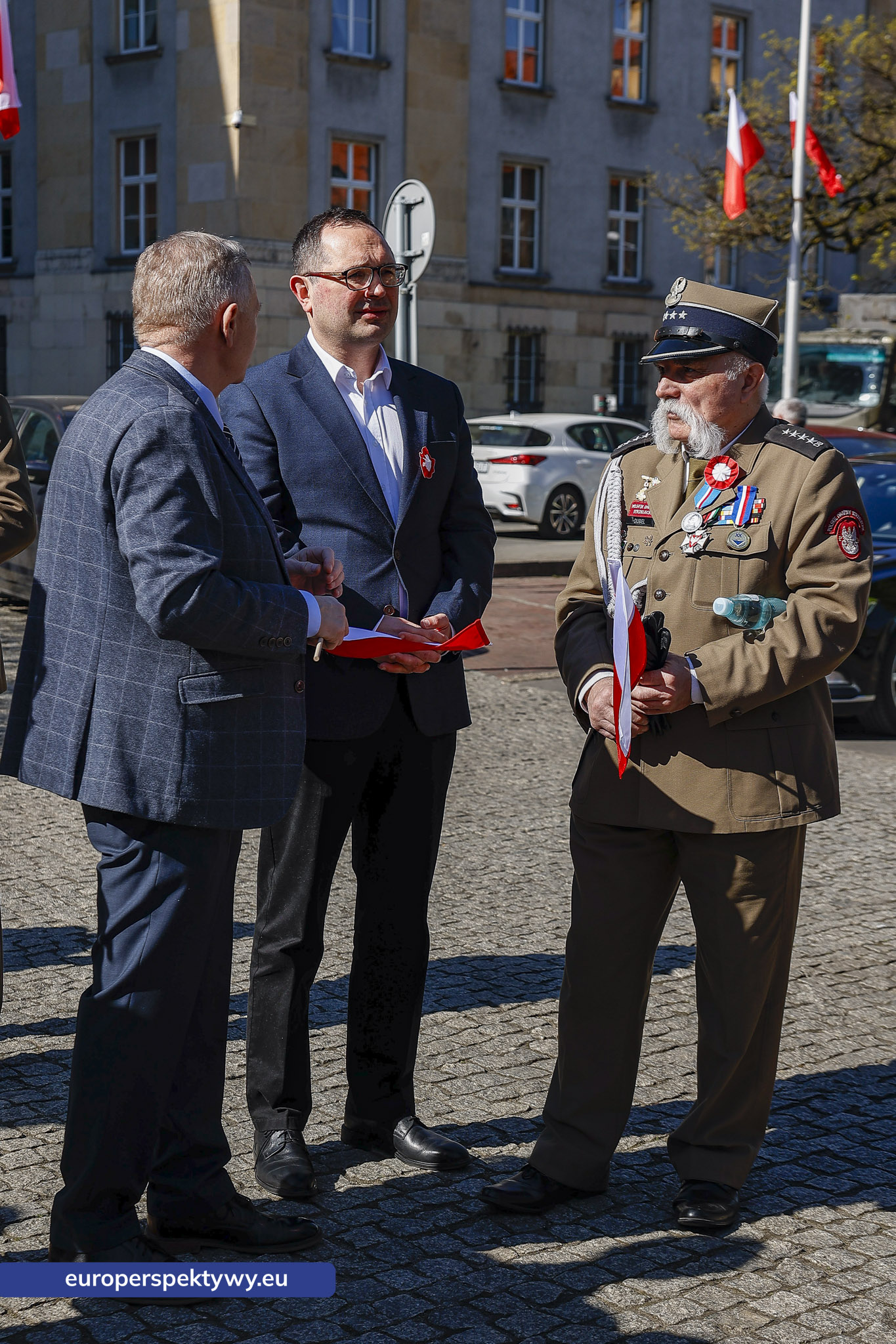 Europerspektywy Dzień Flagi w Katowicach. Wojewoda śląski przewodniczył uroczystym obchodom