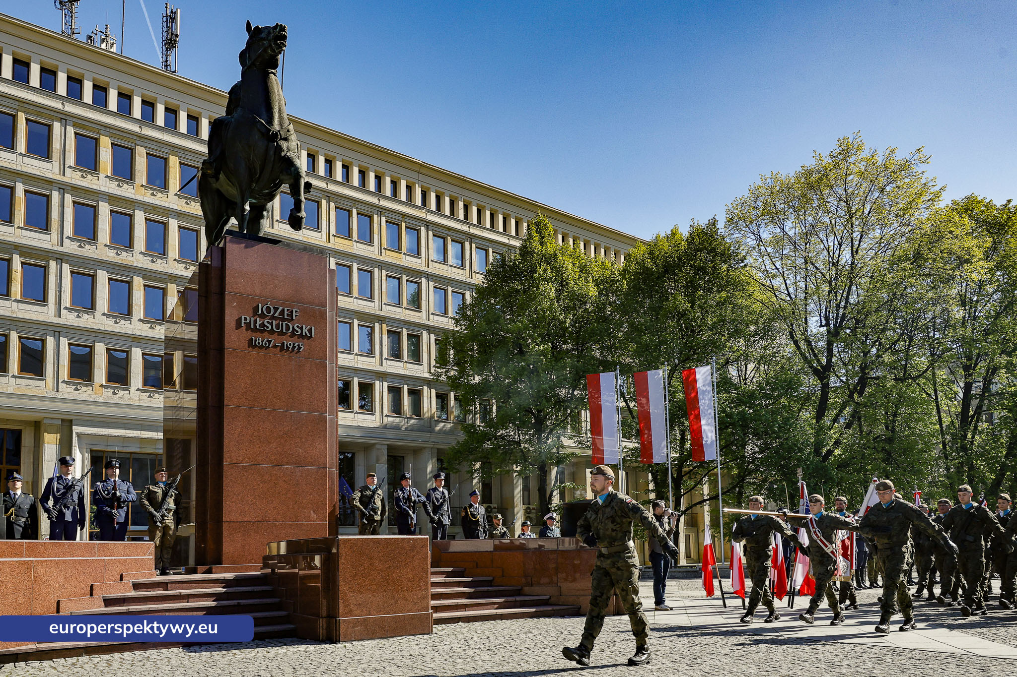 Europerspektywy Dzień Flagi w Katowicach. Wojewoda śląski przewodniczył uroczystym obchodom