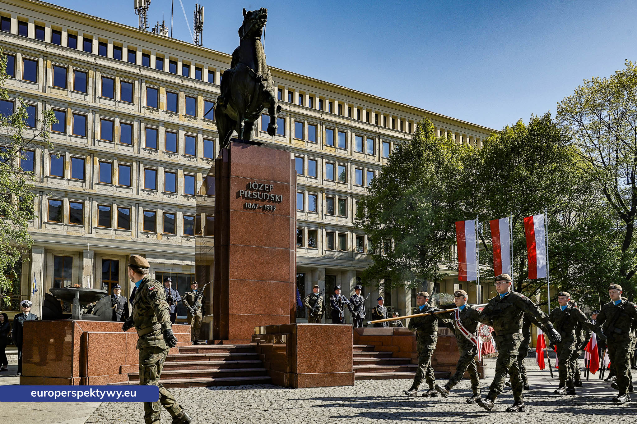 Europerspektywy Dzień Flagi w Katowicach. Wojewoda śląski przewodniczył uroczystym obchodom