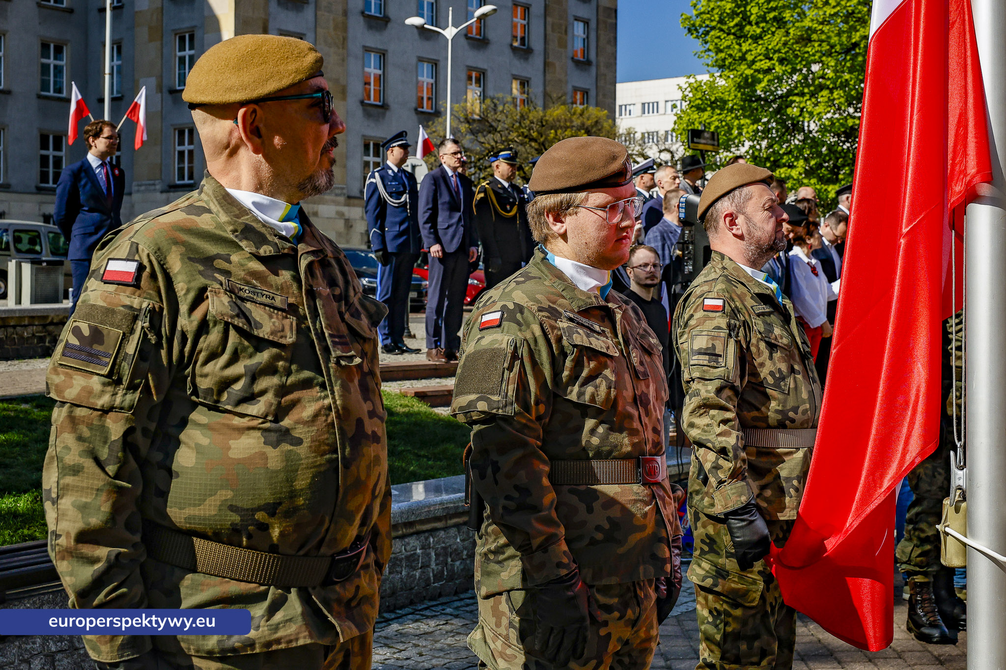 Europerspektywy Dzień Flagi w Katowicach. Wojewoda śląski przewodniczył uroczystym obchodom