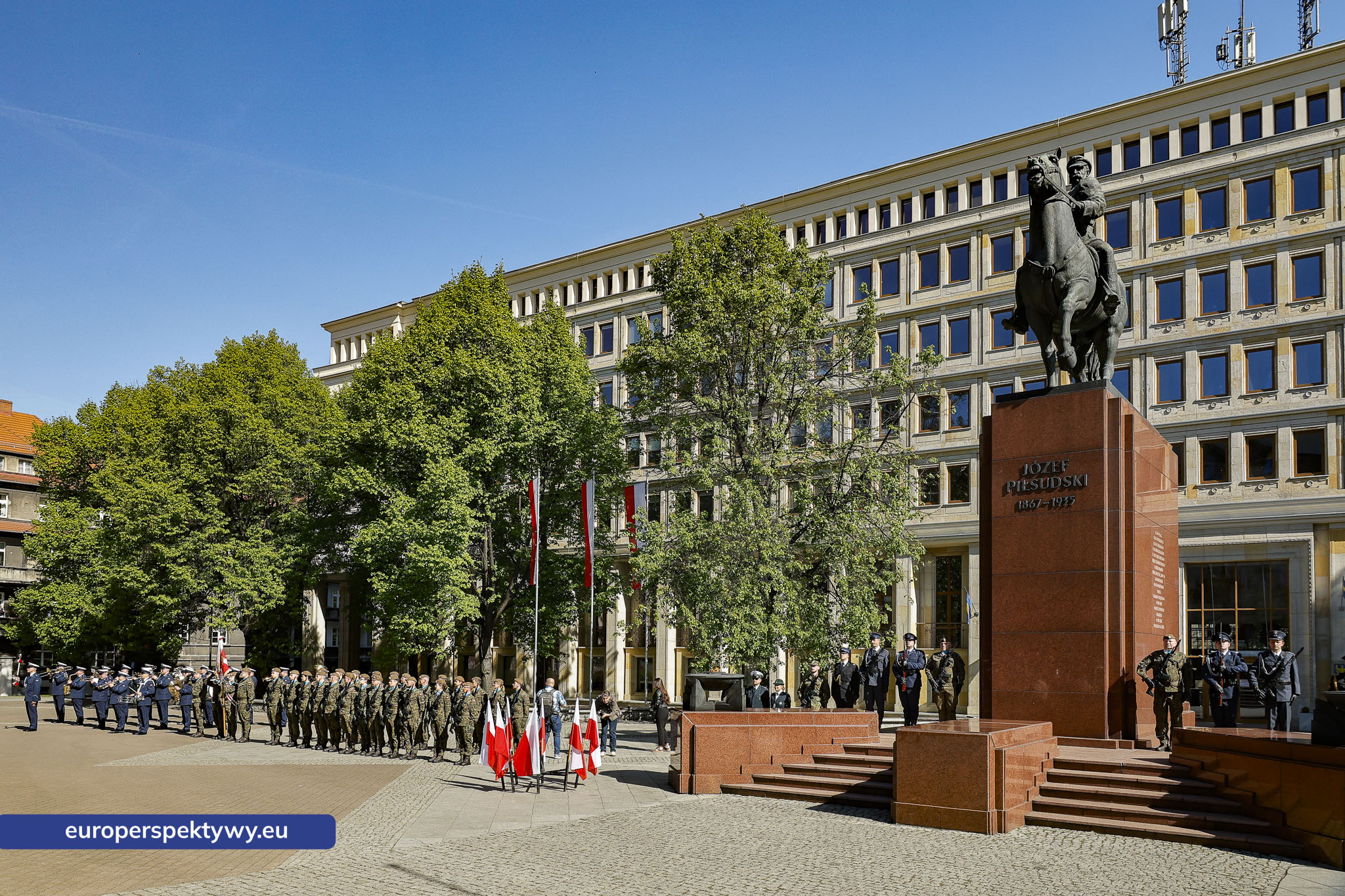 Europerspektywy Dzień Flagi w Katowicach. Wojewoda śląski przewodniczył uroczystym obchodom